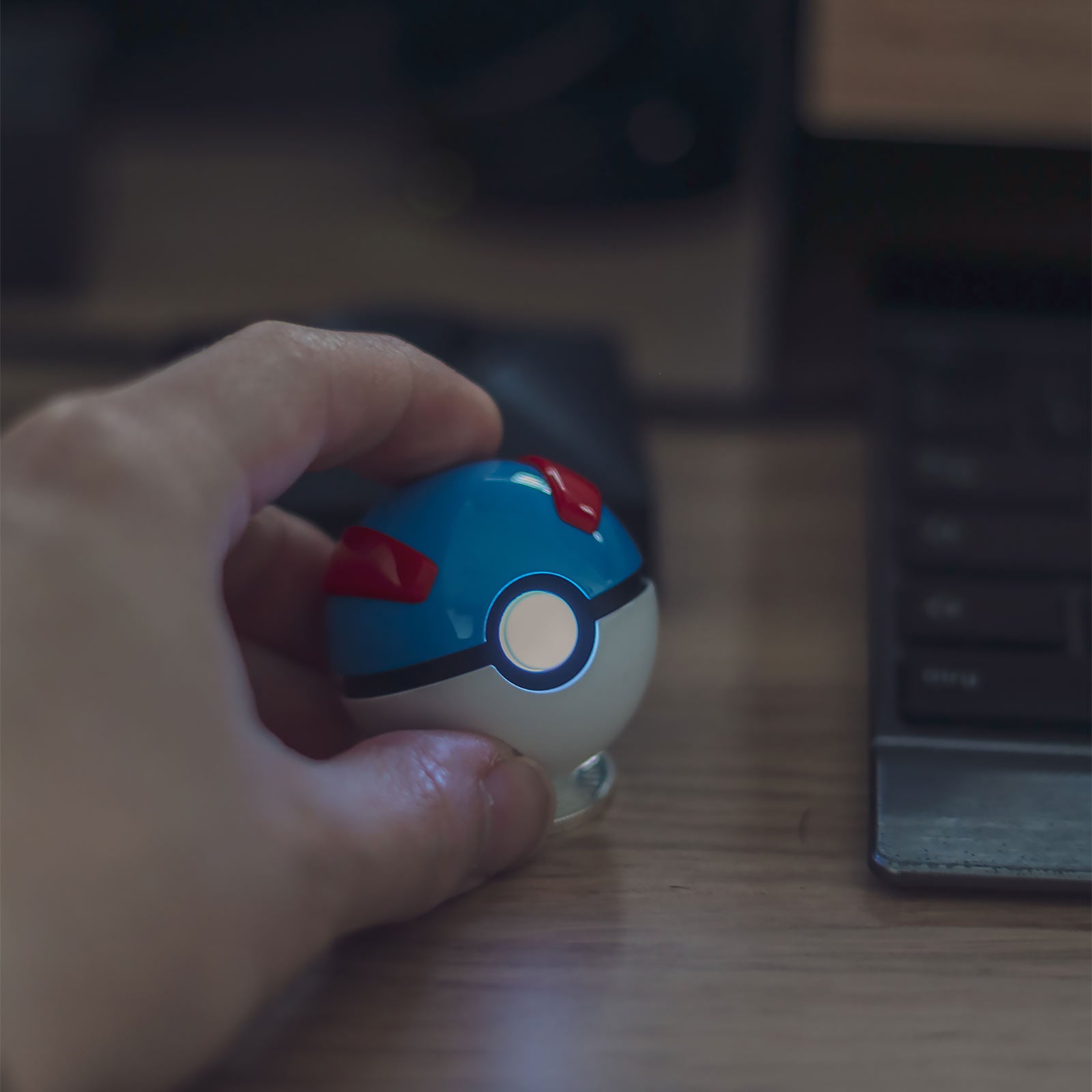 Immagine del prodotto Pokemon - Mini replica di Superball Pokeball con luce