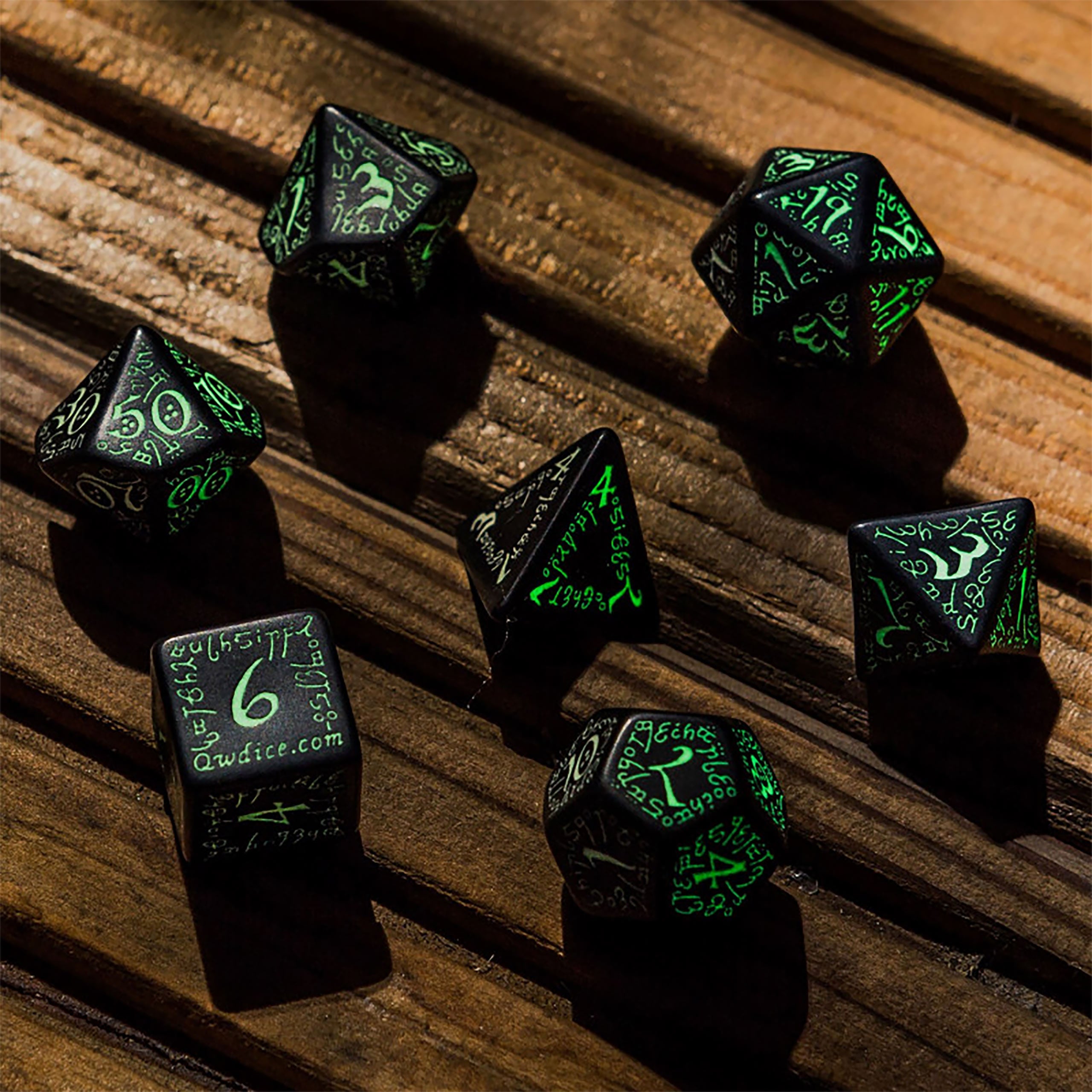 Immagine del prodotto Set di Dadi Elfici RPG 7 pezzi Edizione Glow in The Dark