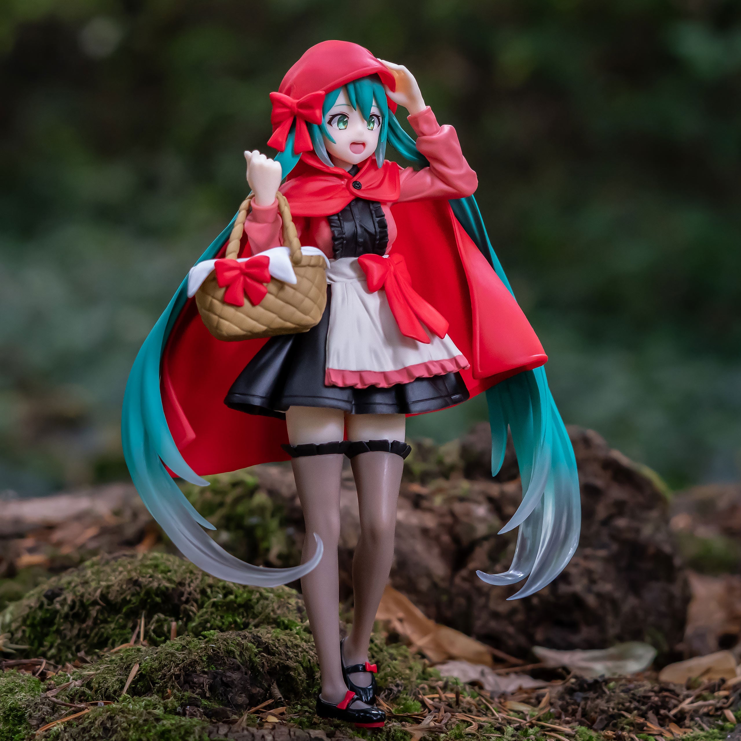 Product image Hatsune Miku - Wonderland Figure Little Red Riding Hood Version