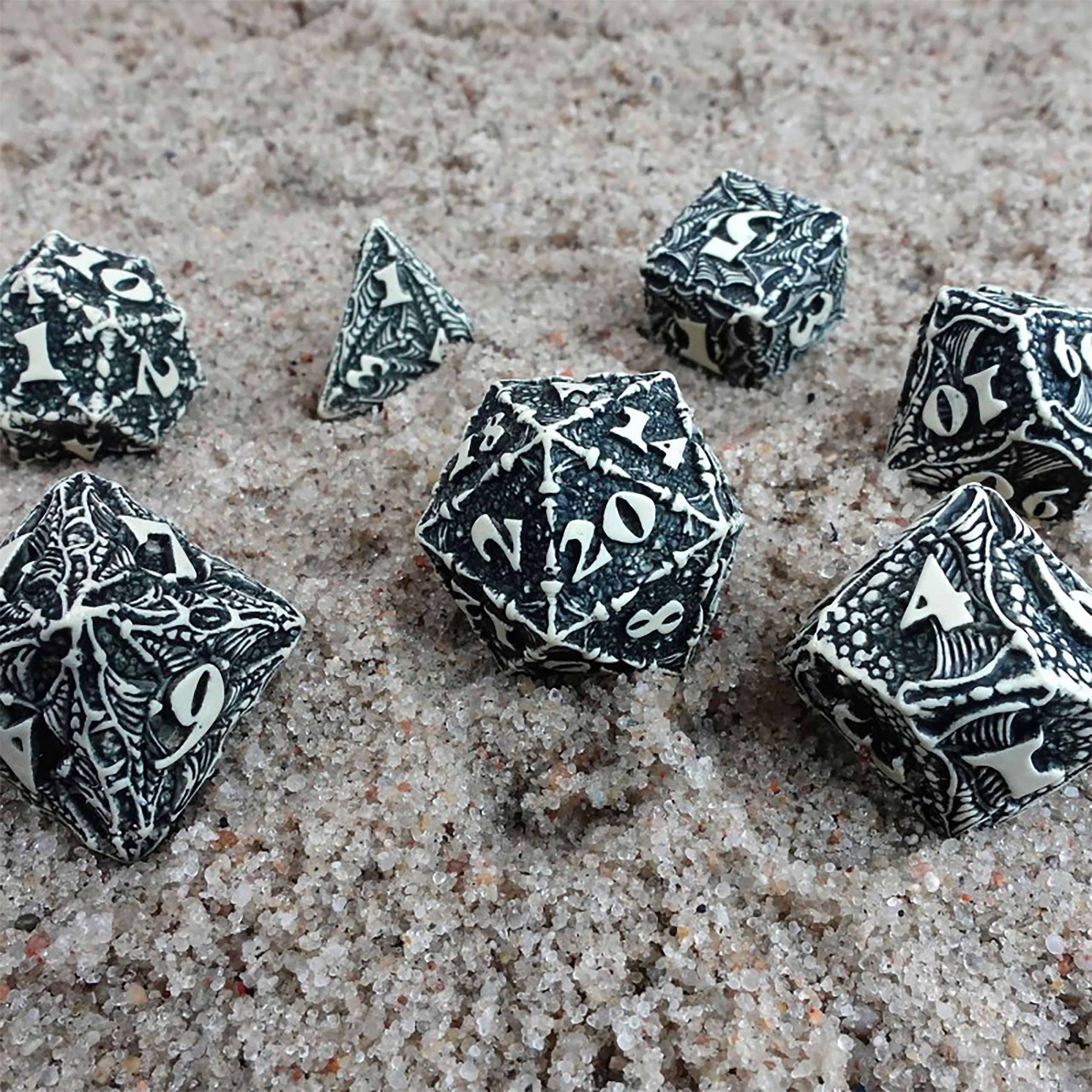 Immagine del prodotto Dracopolis - Il set di dadi Blackfang Scandinavo 7pcs