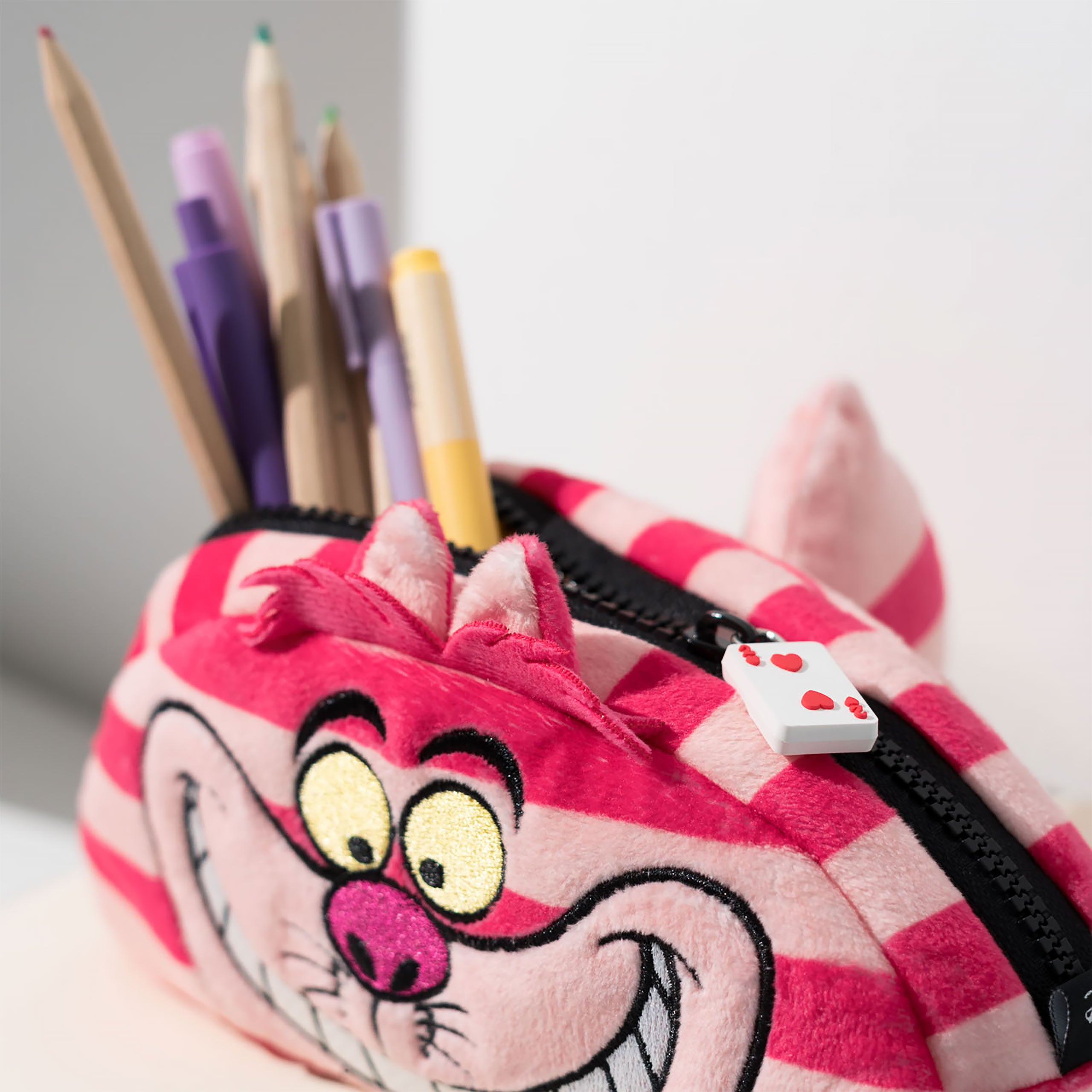 Immagine del prodotto Alice nel Paese delle Meraviglie - Astuccio in peluche Stregatto