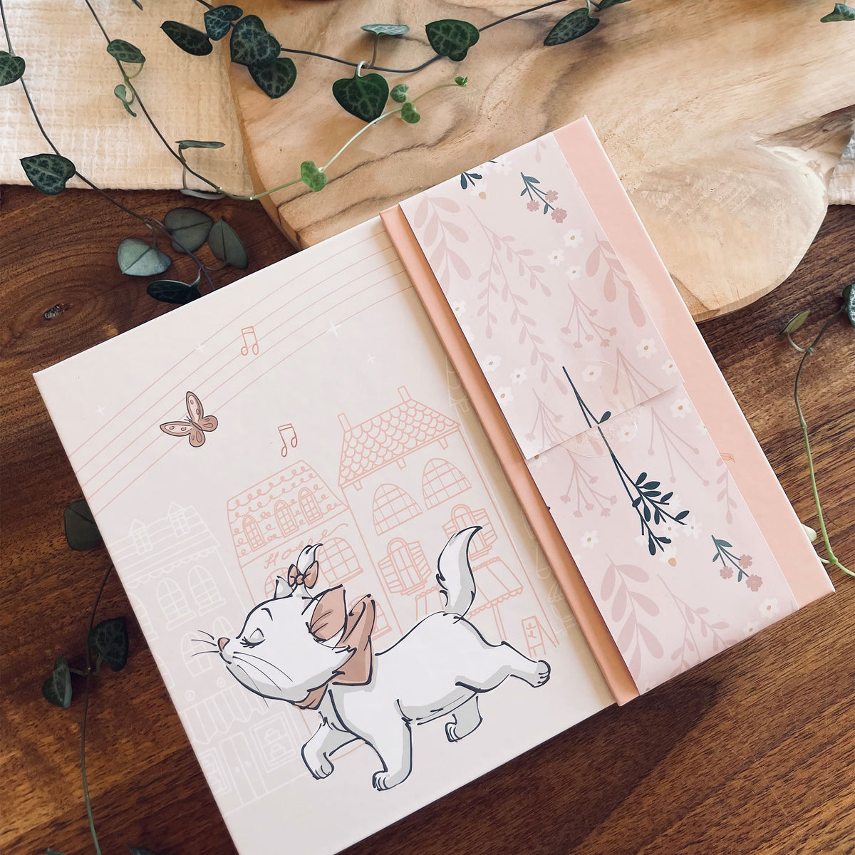 Immagine del prodotto Gli Aristogatti - Marie Parisian Dream libro planner settimanale