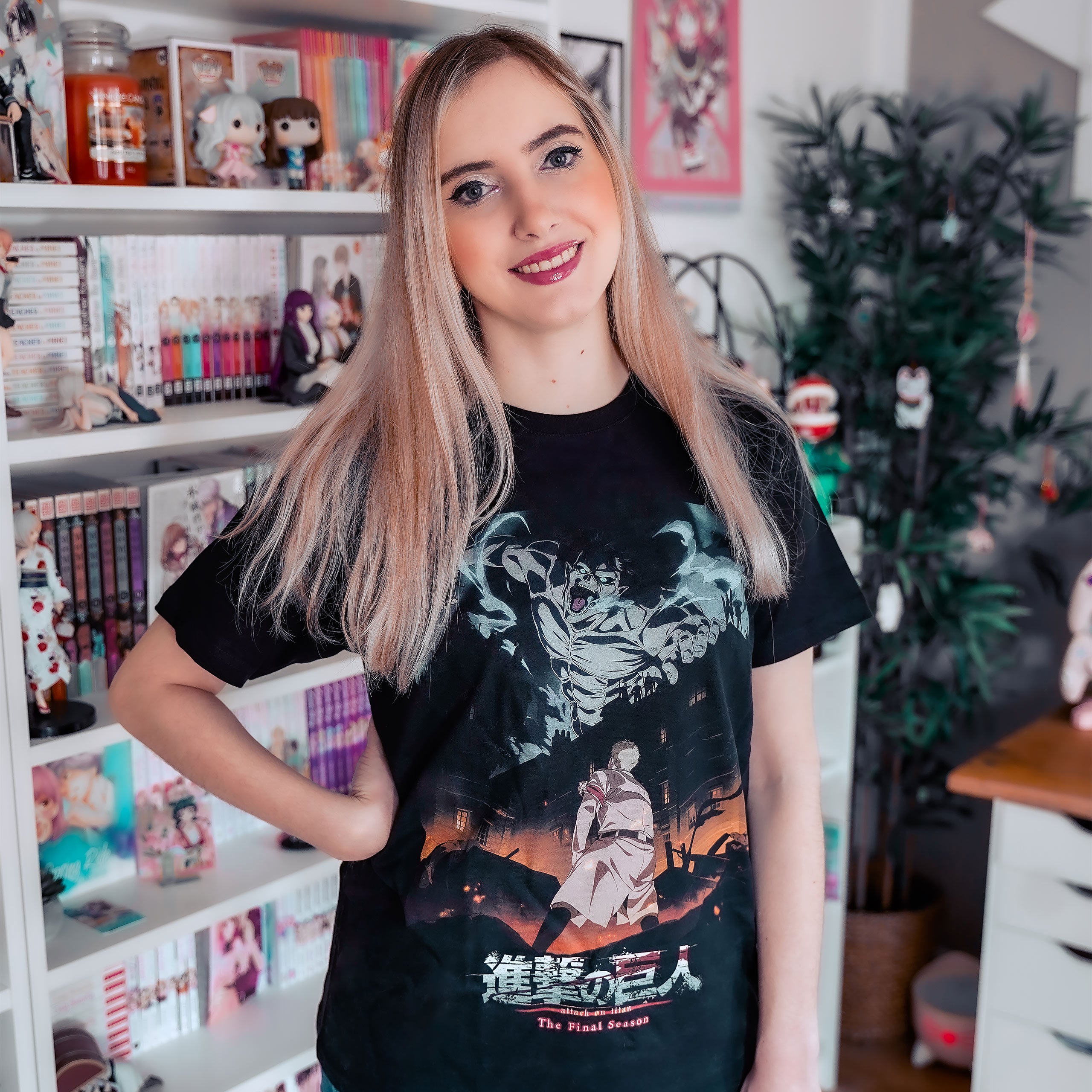Immagine del prodotto Attack on Titan - T-shirt Poster nera