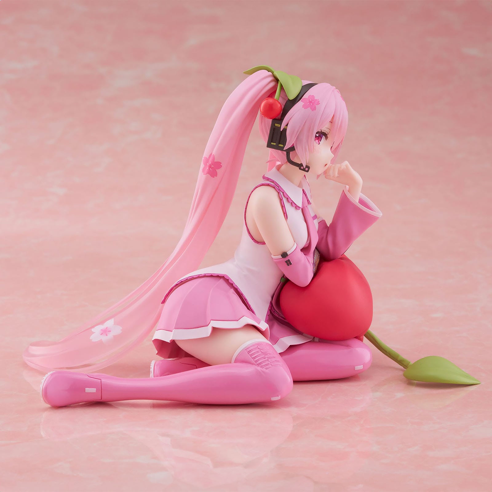 Immagine del prodotto Hatsune Miku - Figura Sakura Miku Desktop Cute Cherry Cushion Version