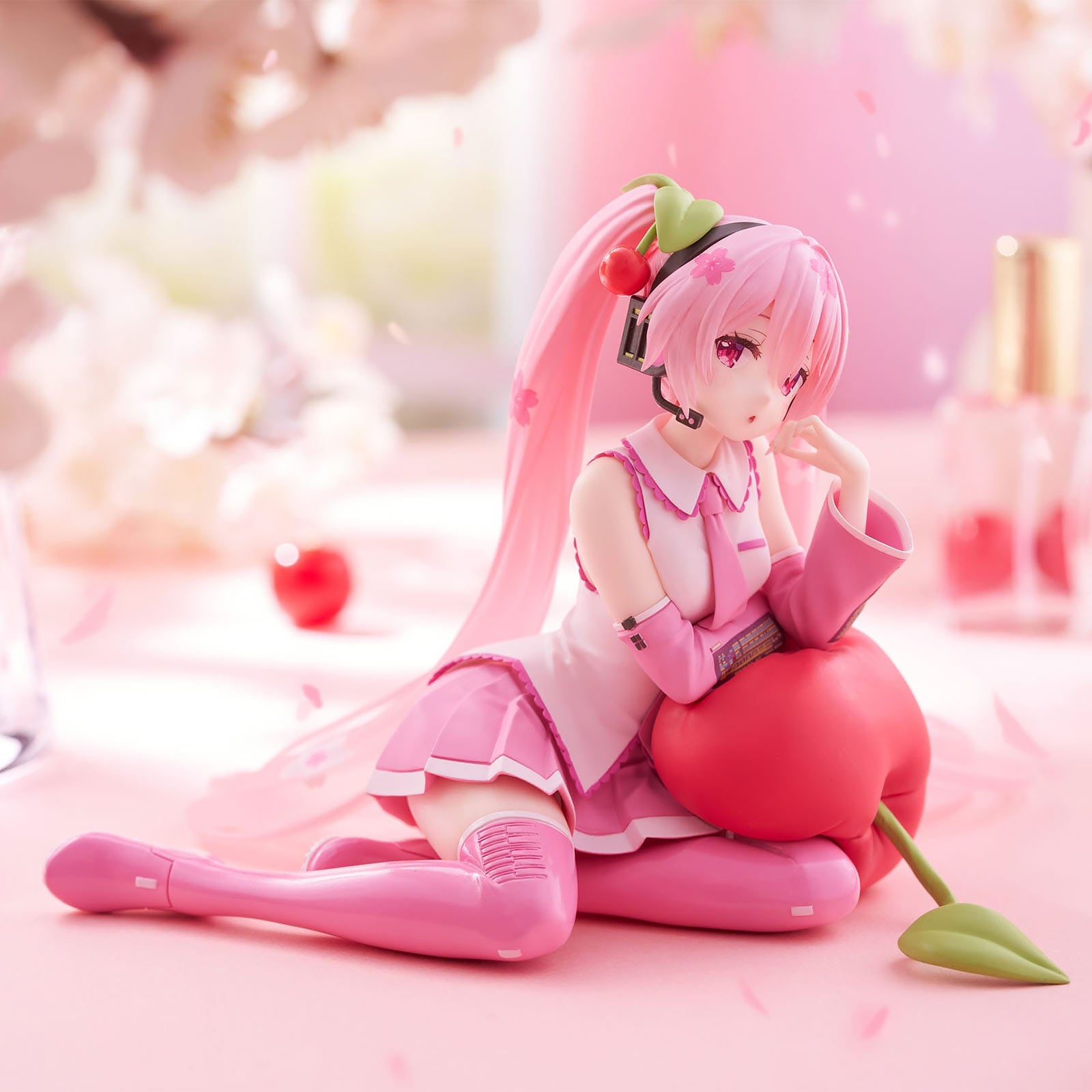 Immagine del prodotto Hatsune Miku - Figura Sakura Miku Desktop Cute Cherry Cushion Version