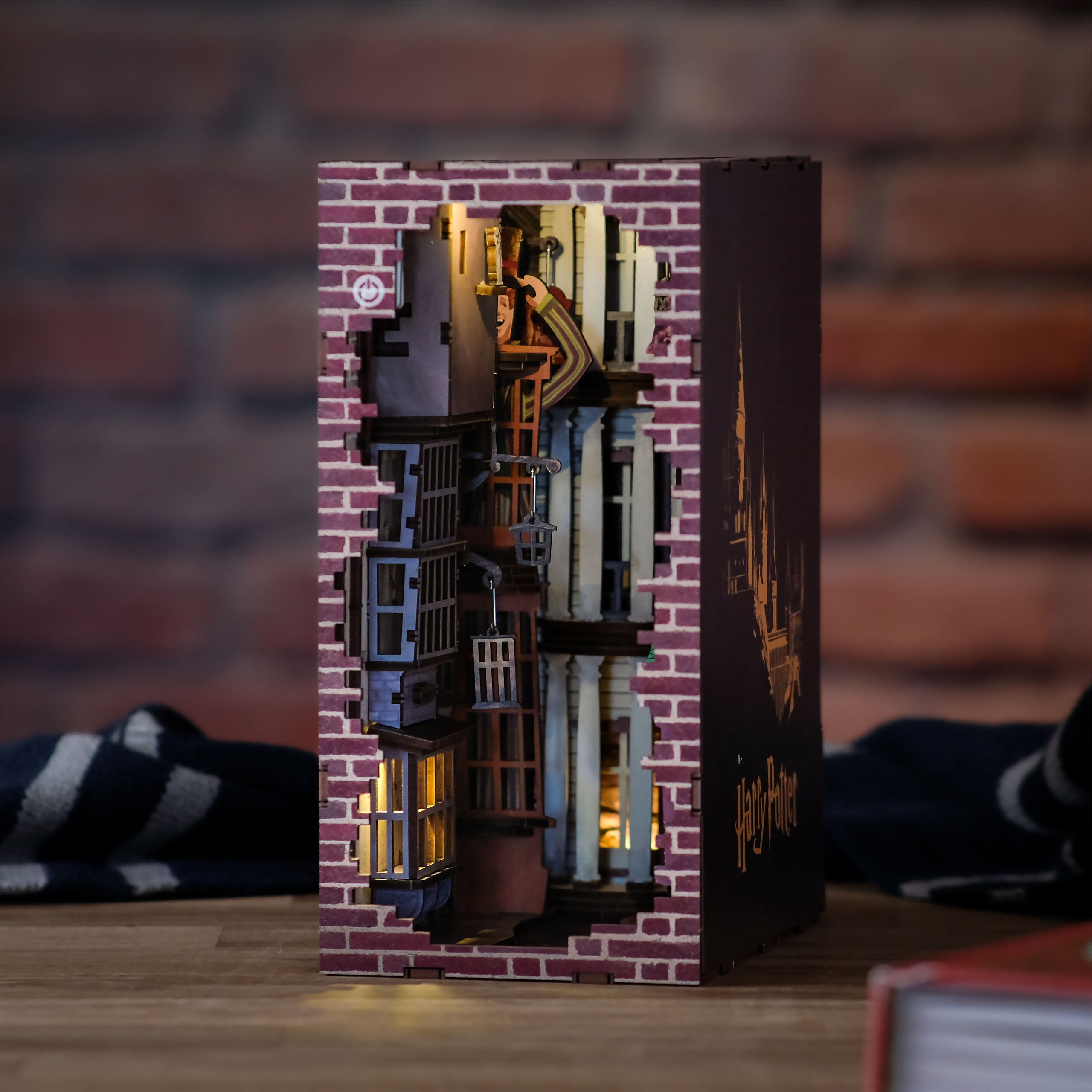 Immagine del prodotto Harry Potter - Modello Book Nook Diagon Alley in legno