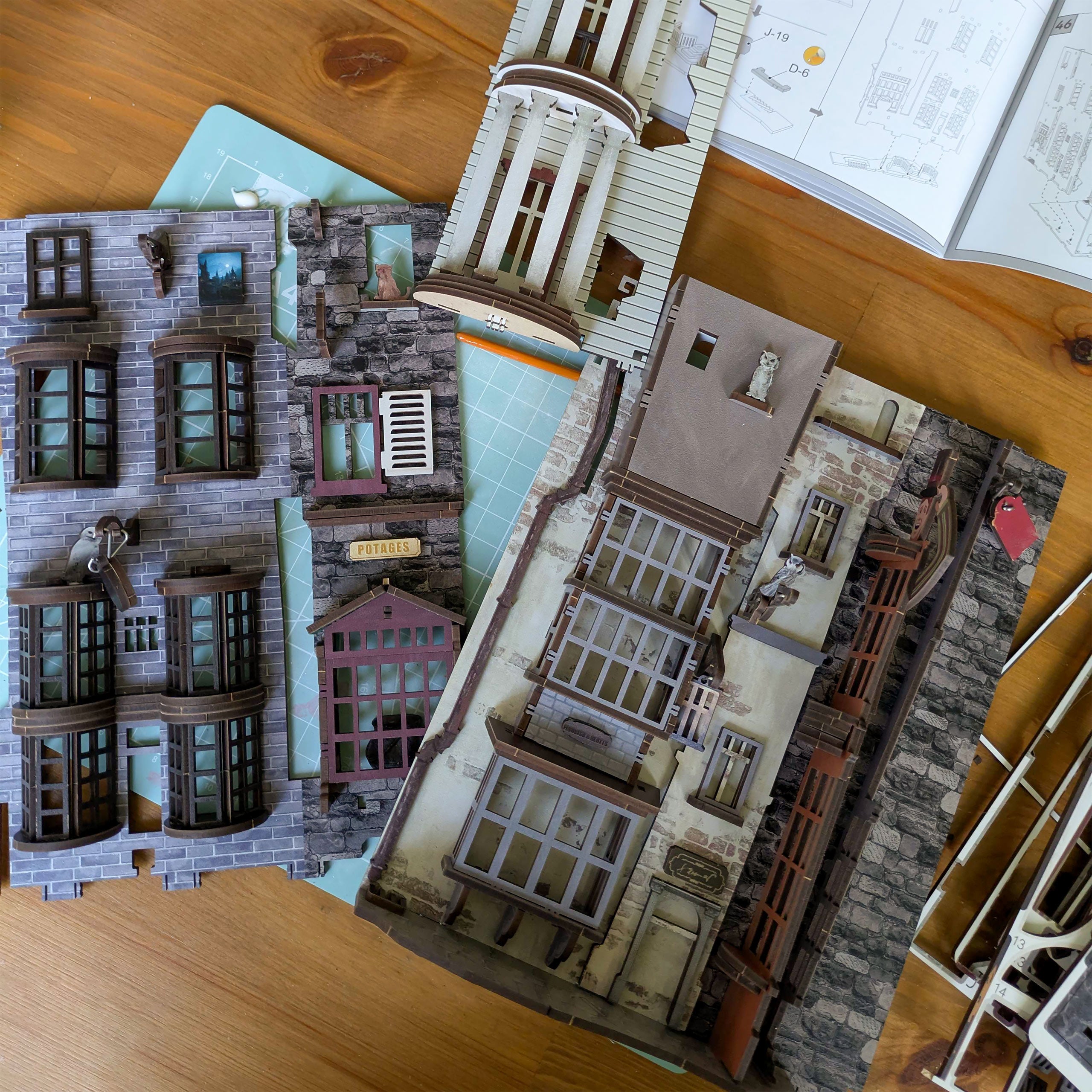 Immagine del prodotto Harry Potter - Modello Book Nook Diagon Alley in legno