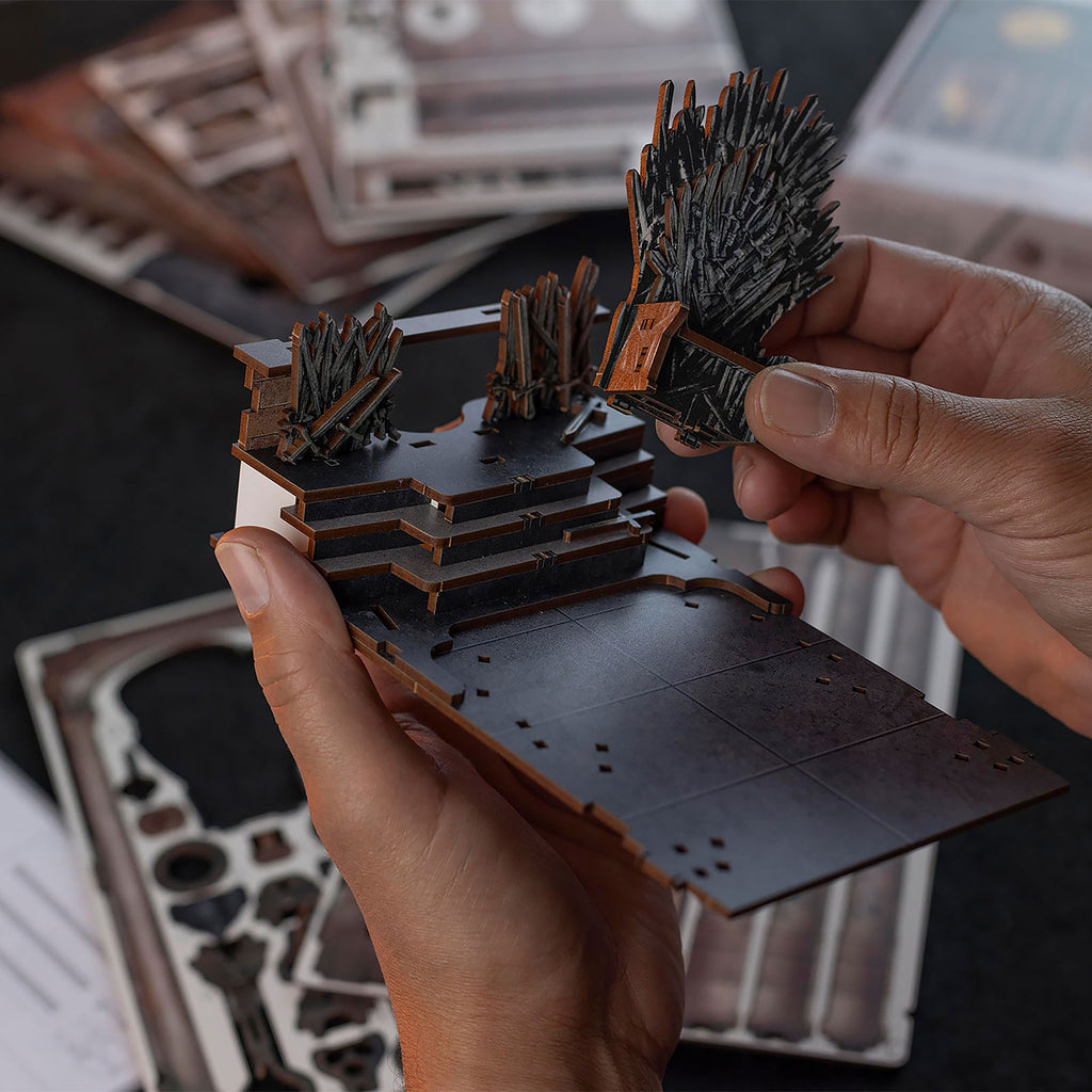Immagine del prodotto Game of Thrones - Trono di Ferro Book Nook Kit Modello in Legno