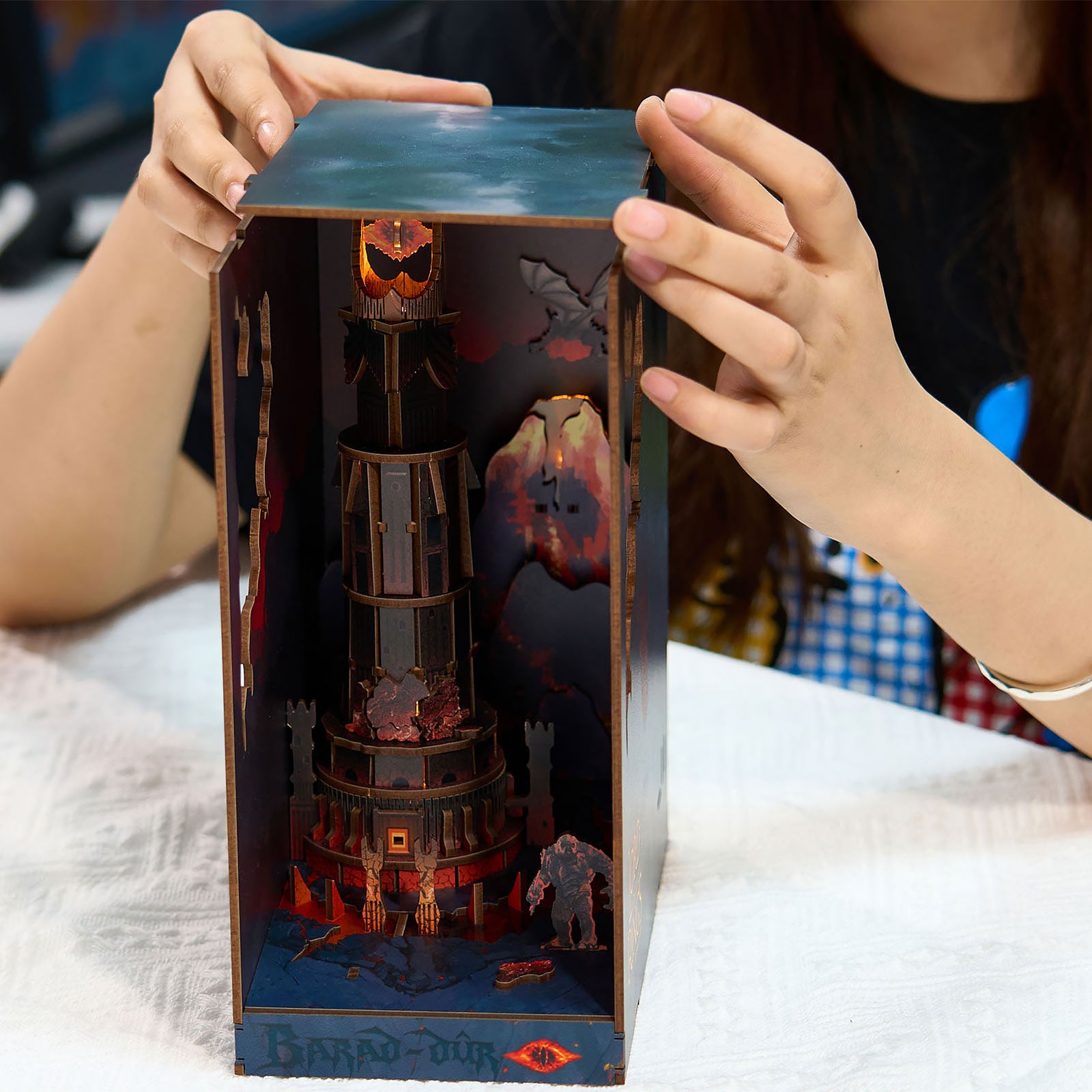 Product image The Lord of the Rings - Barad-dûr Book Nook Wooden Model Kit