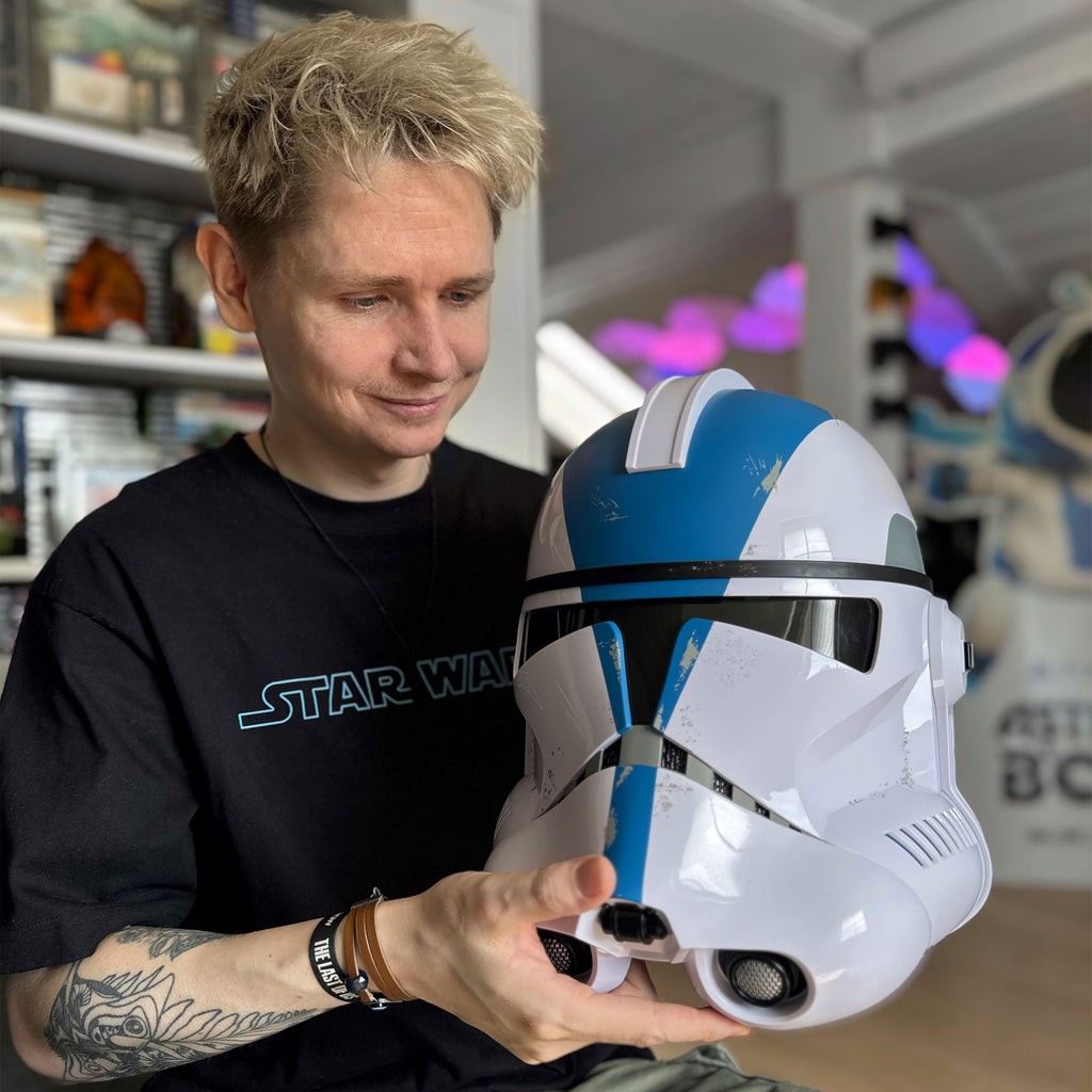 Immagine del prodotto Star Wars – Replica casco Clone Trooper 501st Legion con effetti sonori