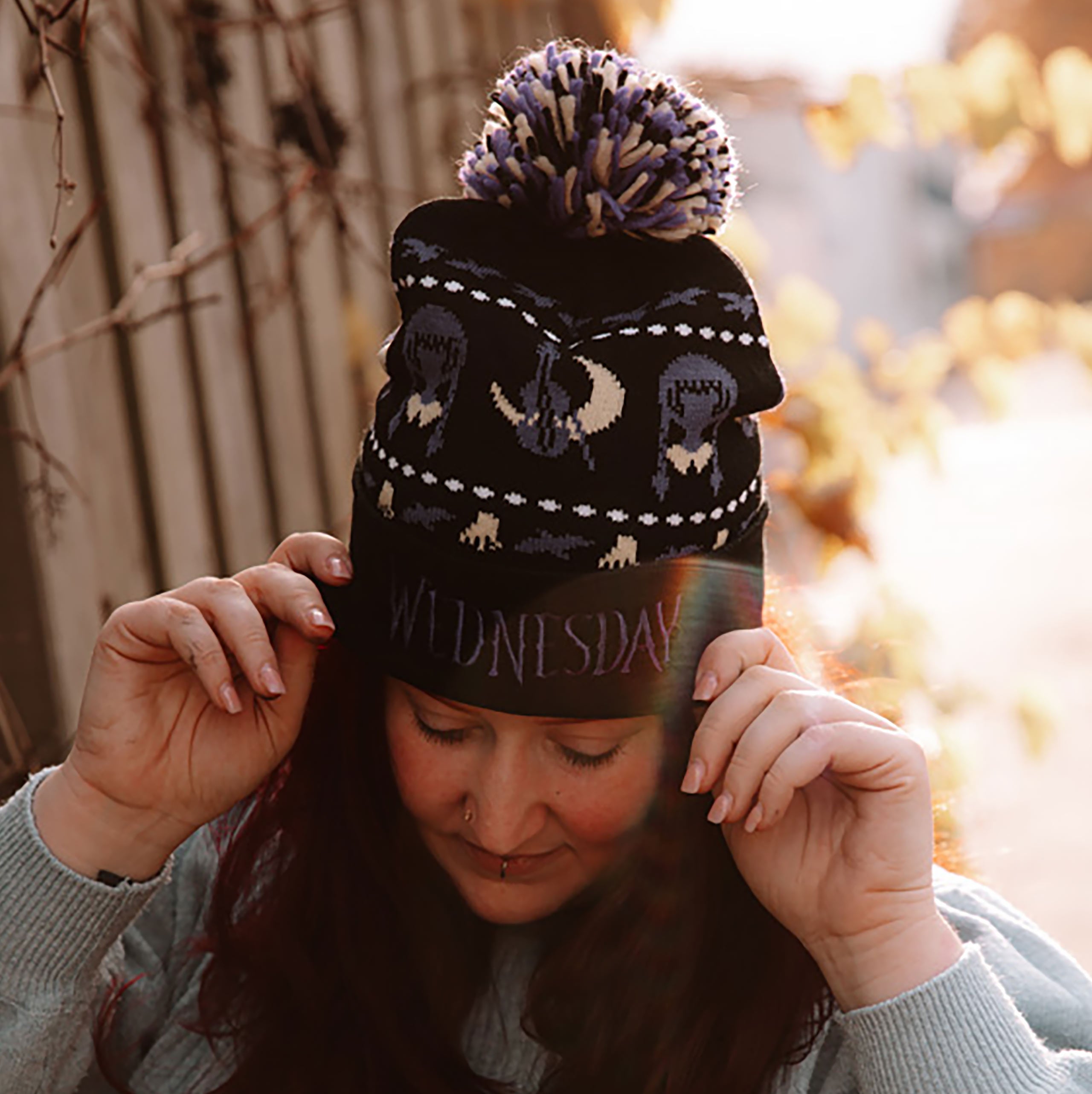 Immagine del prodotto Wednesday - Berretto Midnight con pompon