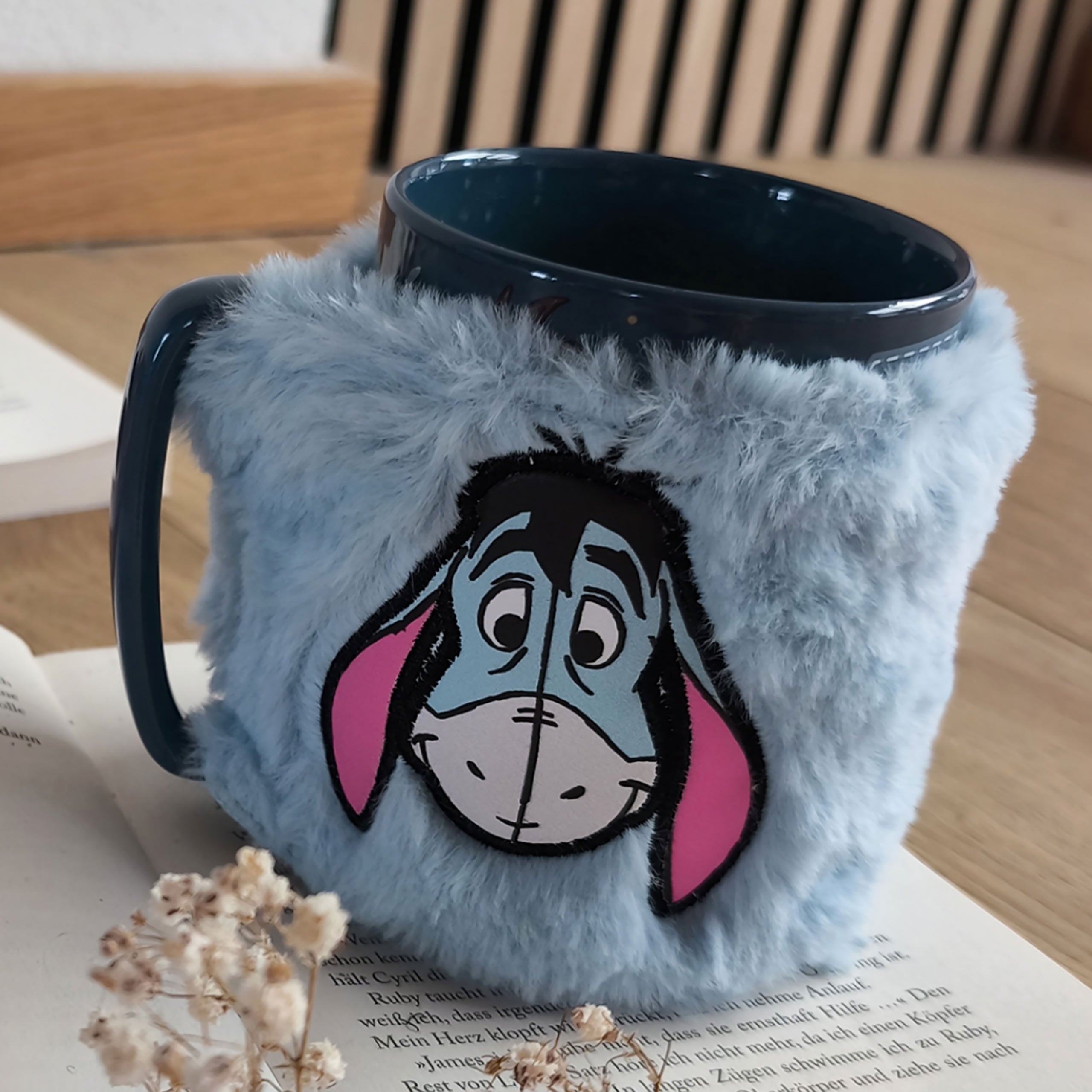 Immagine del prodotto Winnie the Pooh - Tazza Ih-Oh con rivestimento in peluche