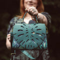 Product image Velociraptor Glow in the Dark Crossbody Bag - Jurassic World