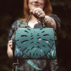 Product image Velociraptor Glow in the Dark Crossbody Bag - Jurassic World