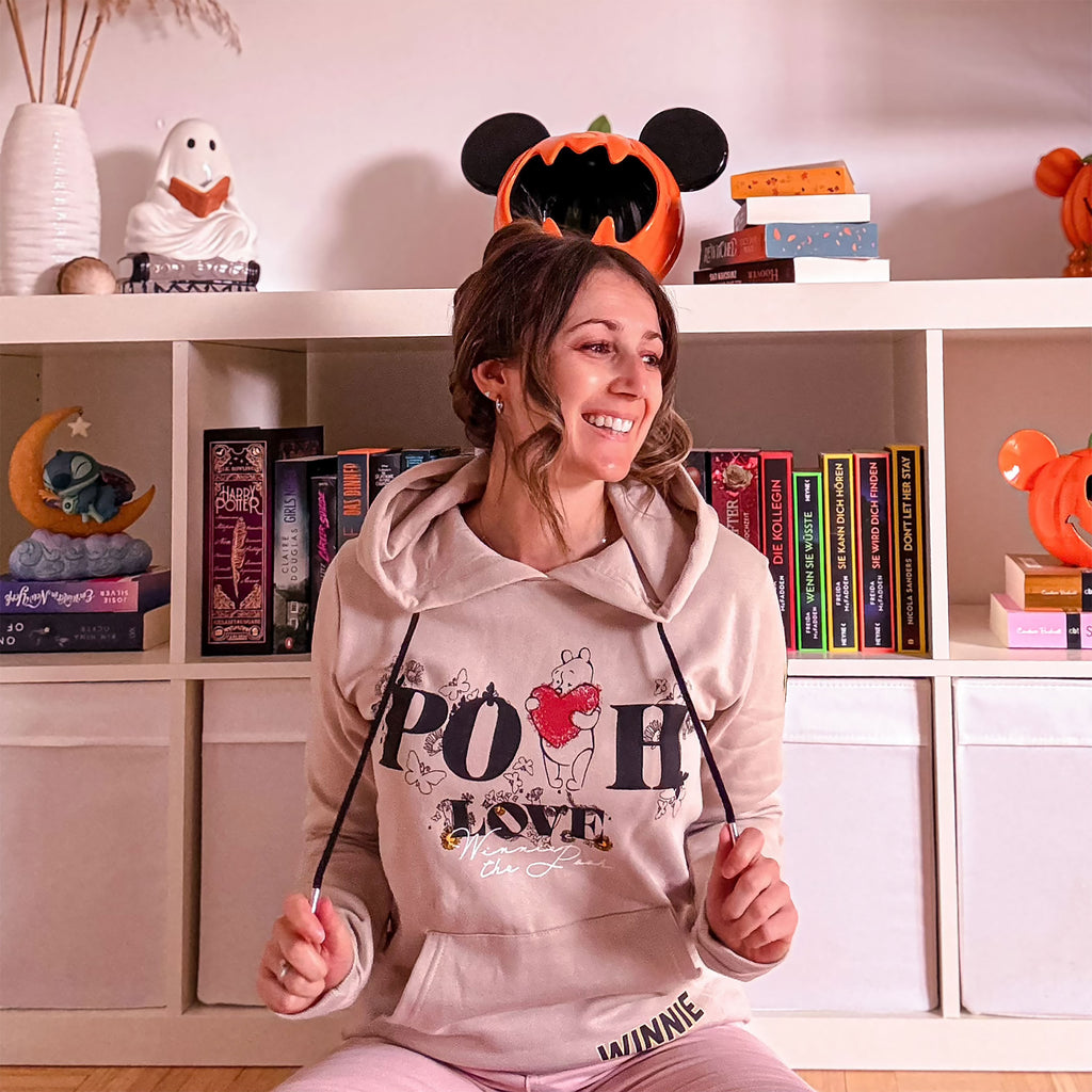 Product image Winnie the Pooh - Pooh Love Hoodie beige