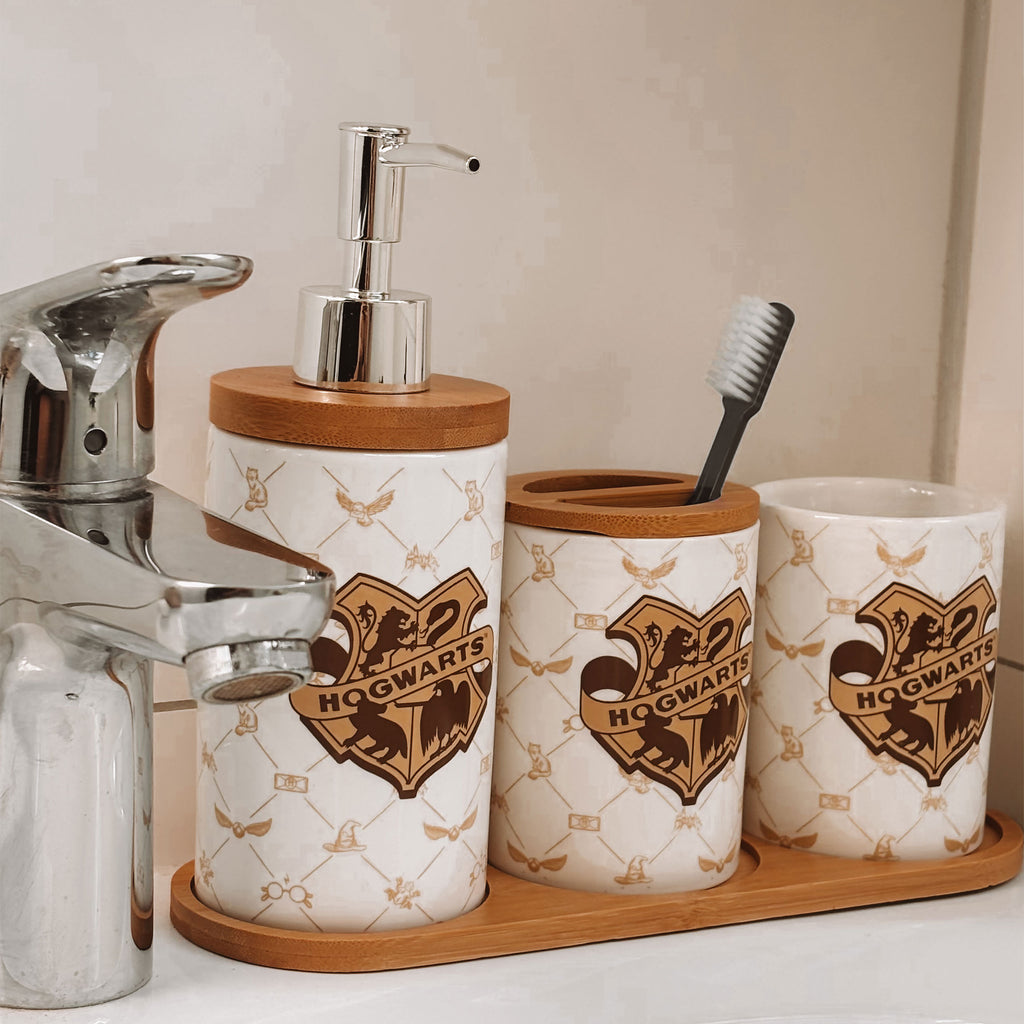 Product image Harry Potter - Hogwarts Crest 3-Piece Bathroom Set