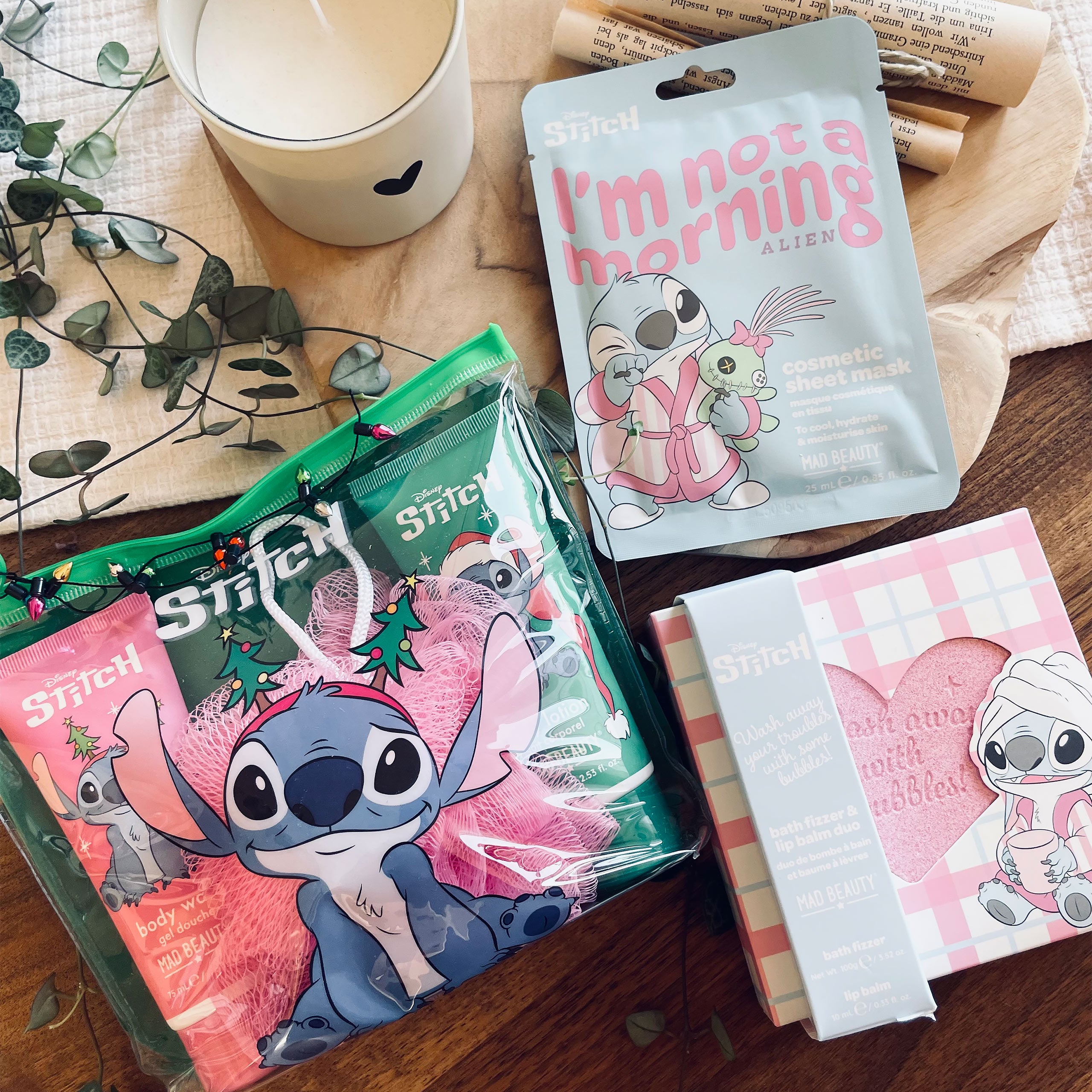 Immagine del prodotto Set cosmetico Stitch con balsamo labbra e bomba da bagno frizzante - Lilo & Stitch