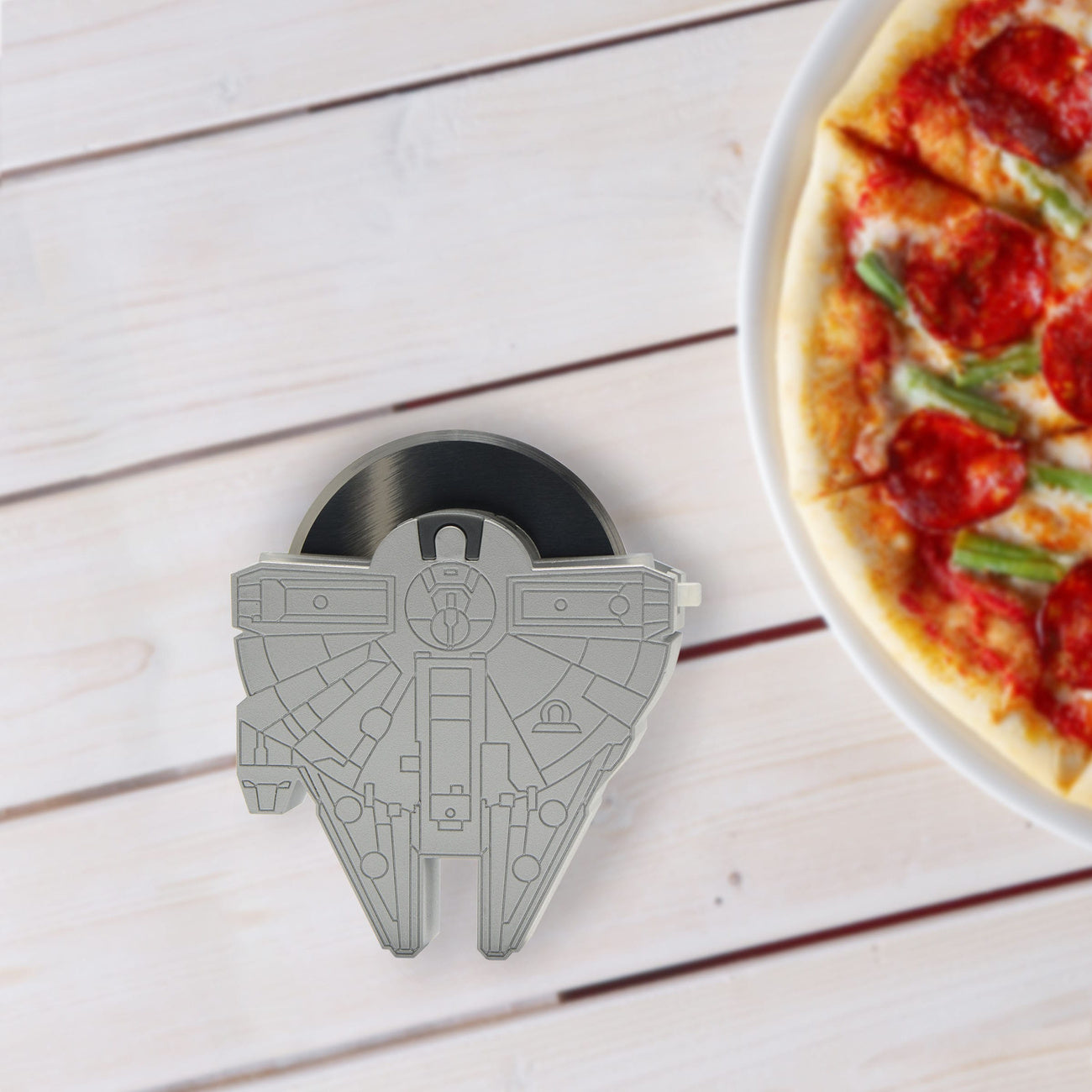 Immagine del prodotto Tagliapizza Millennium Falcon - Star Wars