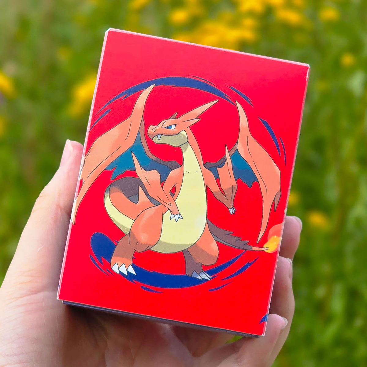 Immagine del prodotto Pokémon - Ultra Pro: Scatola Alcove Flip Mega Charizard Y per 100 carte collezionabili