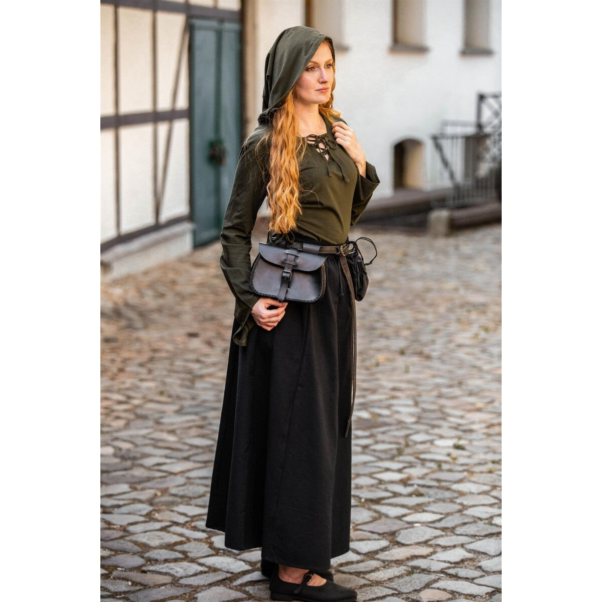 Immagine del prodotto Blusa medievale Lea con cappuccio e allacciatura verde