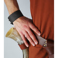 Immagine del prodotto Bracciale medievale in pelle con goffratura celtica nero