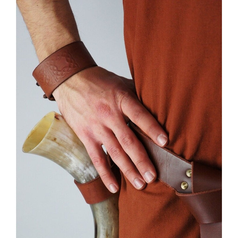 Immagine del prodotto Bracciale medievale in pelle con incisione celtica marrone