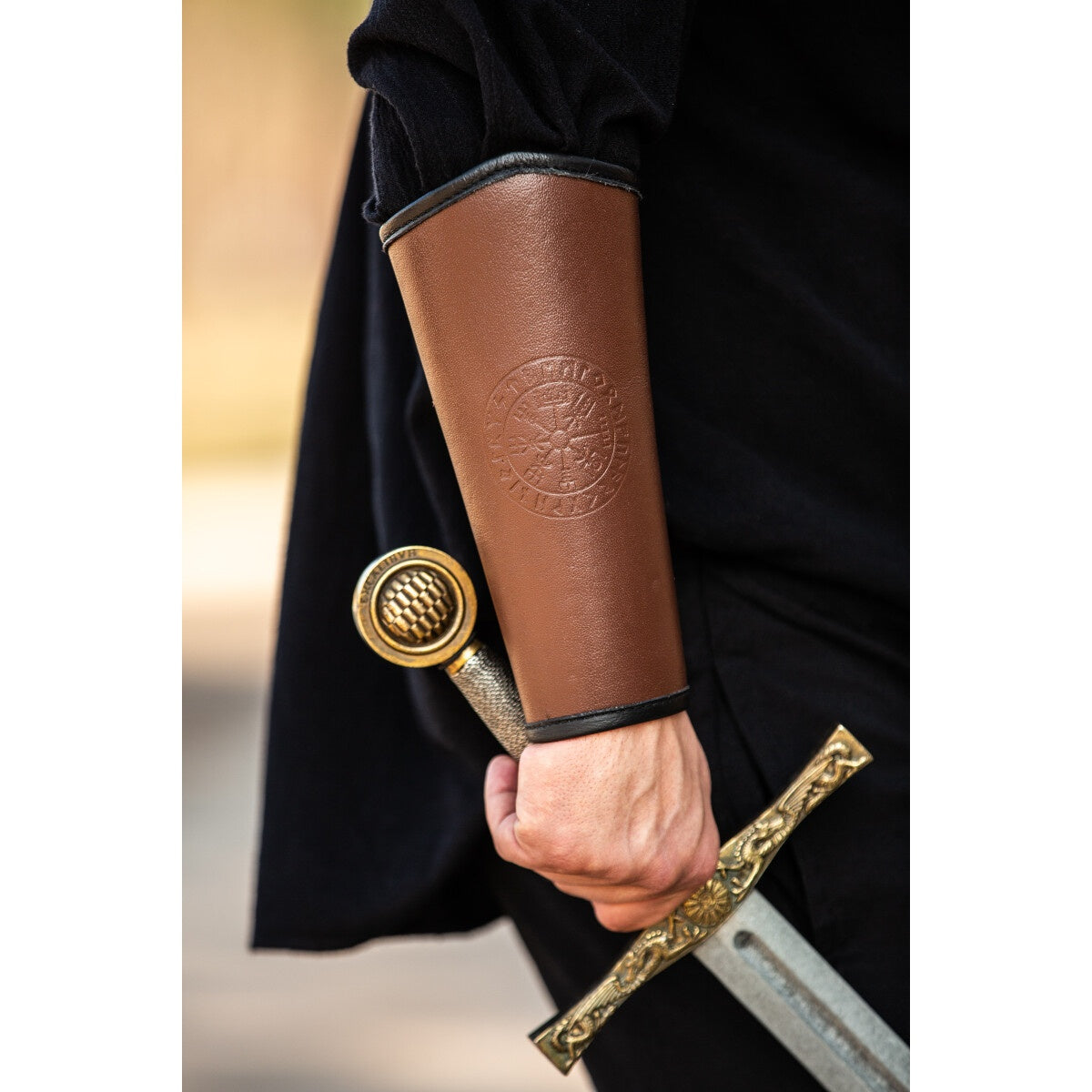 Immagine del prodotto Bracciale in cuoio medievale Ottar con incisione Vegvisir marrone