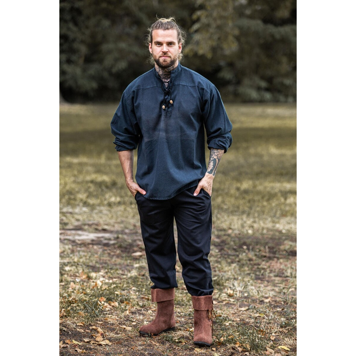 Immagine del prodotto Camicia medievale con collo alto e lacci Georg blu mélange