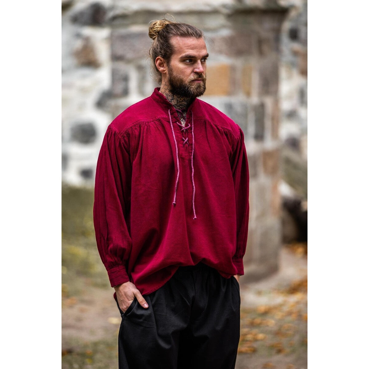 Immagine del prodotto Camicia medievale con collo alto e lacci Friedrich rosso bordeaux