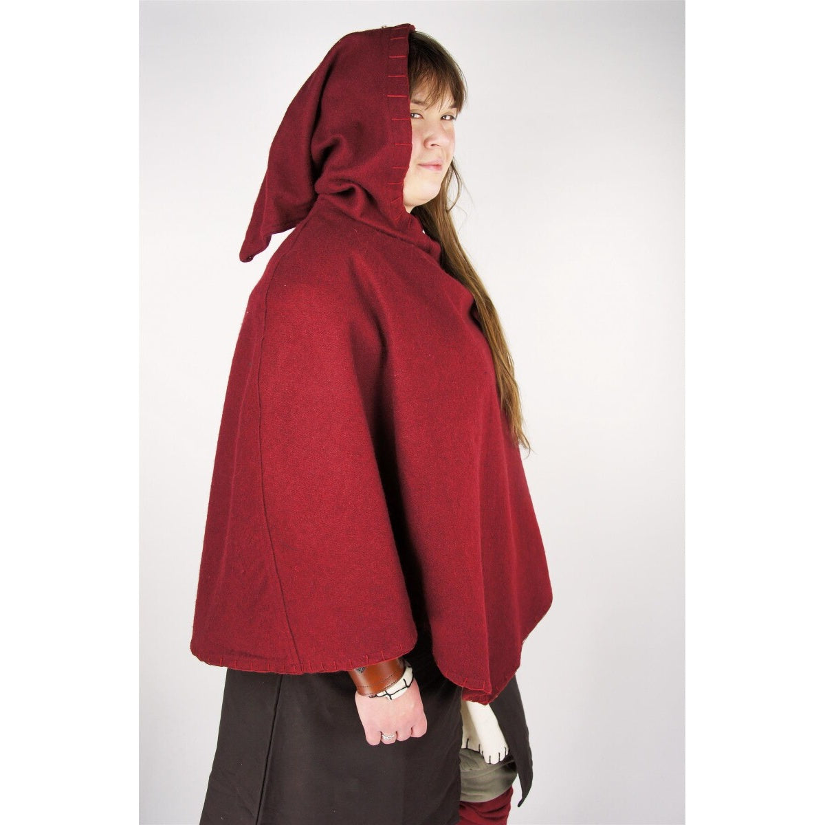 Immagine del prodotto Cappuccio medievale Egill con ricamo rosso