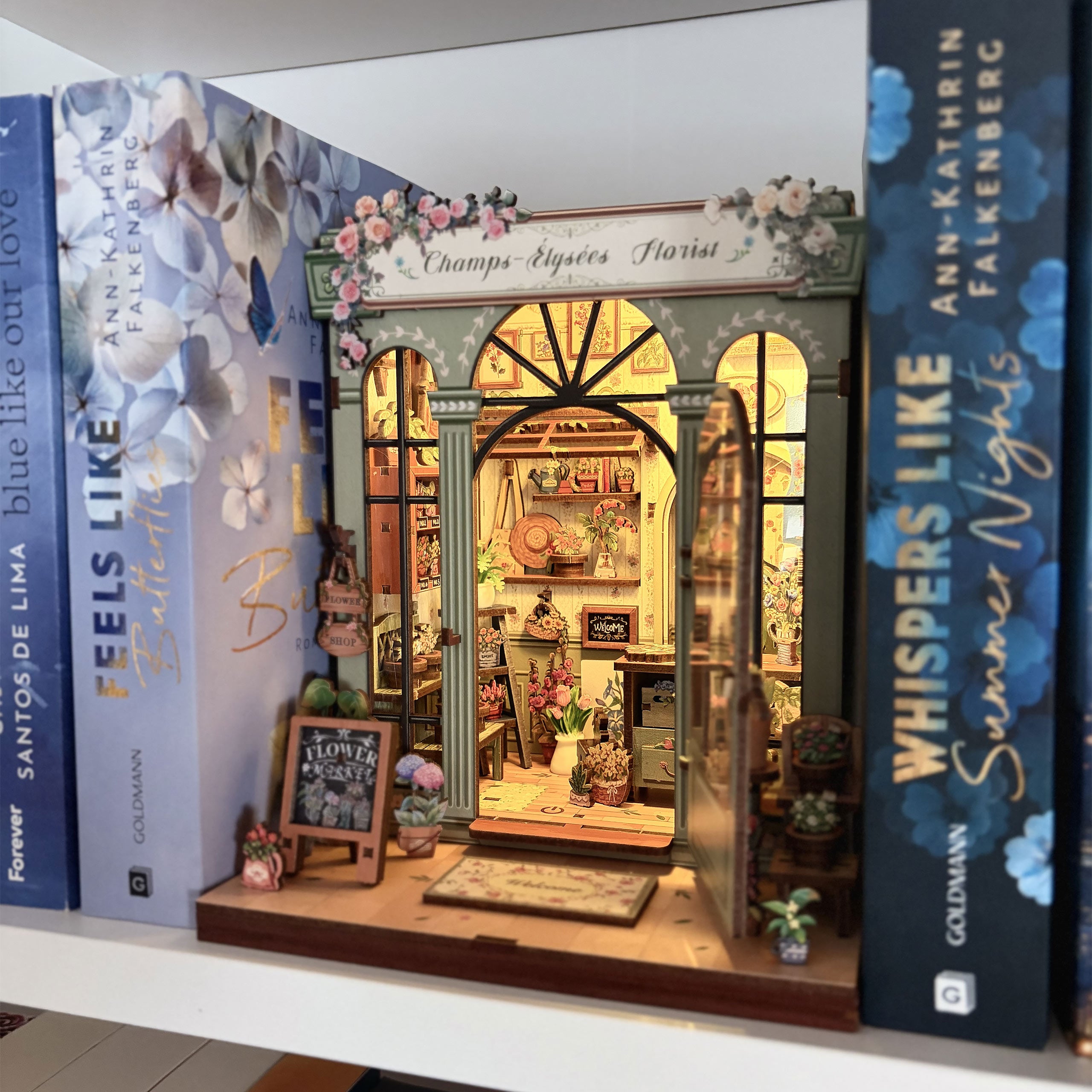 Immagine del prodotto CuteBee - Modellino casa in miniatura Book Nook Champs-Élysées Florist