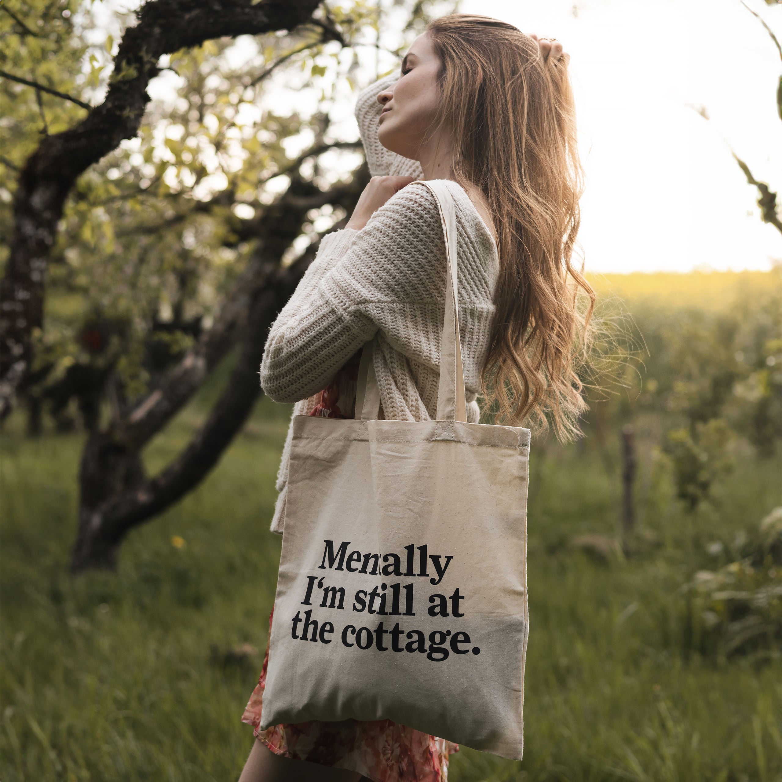Immagine del prodotto Shopper Still at the Cottage per fan di Heated Rivalry