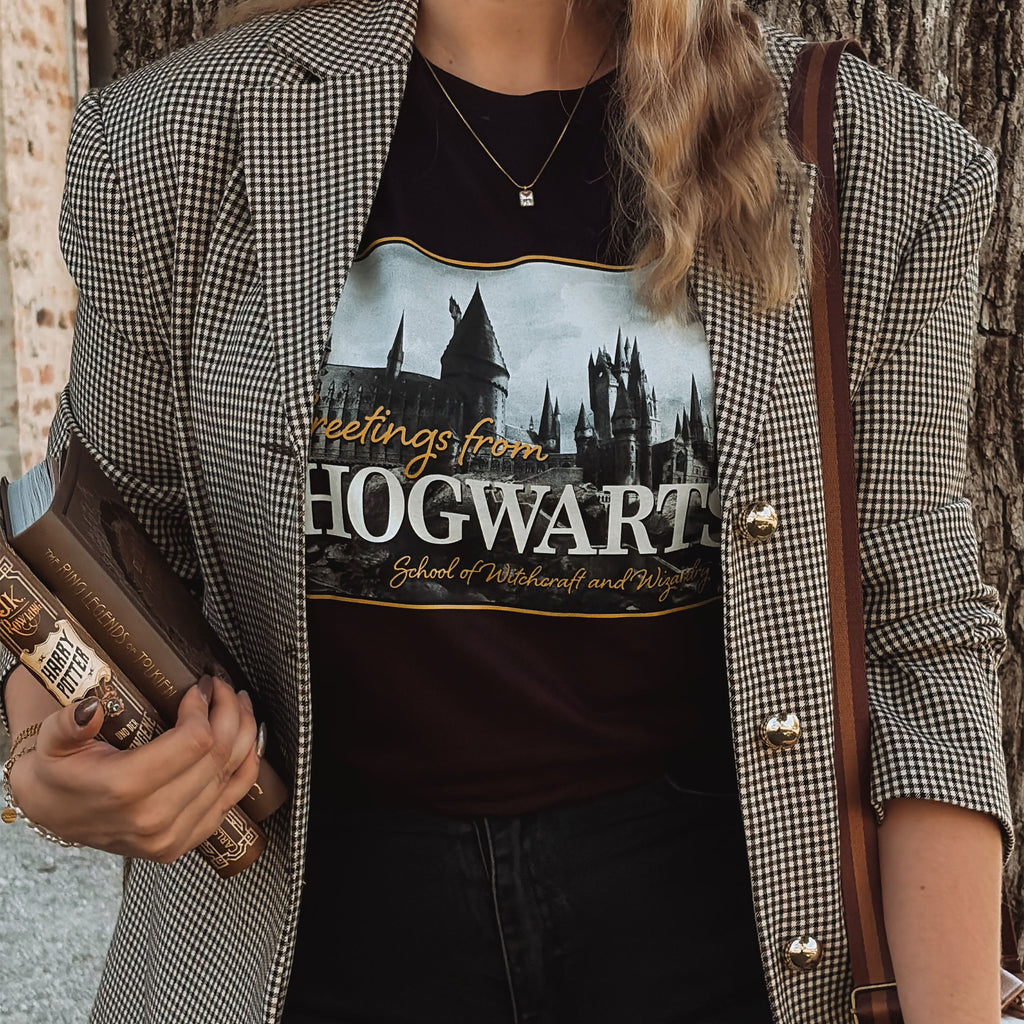 Immagine del prodotto T-shirt Greetings from Hogwarts - Harry Potter