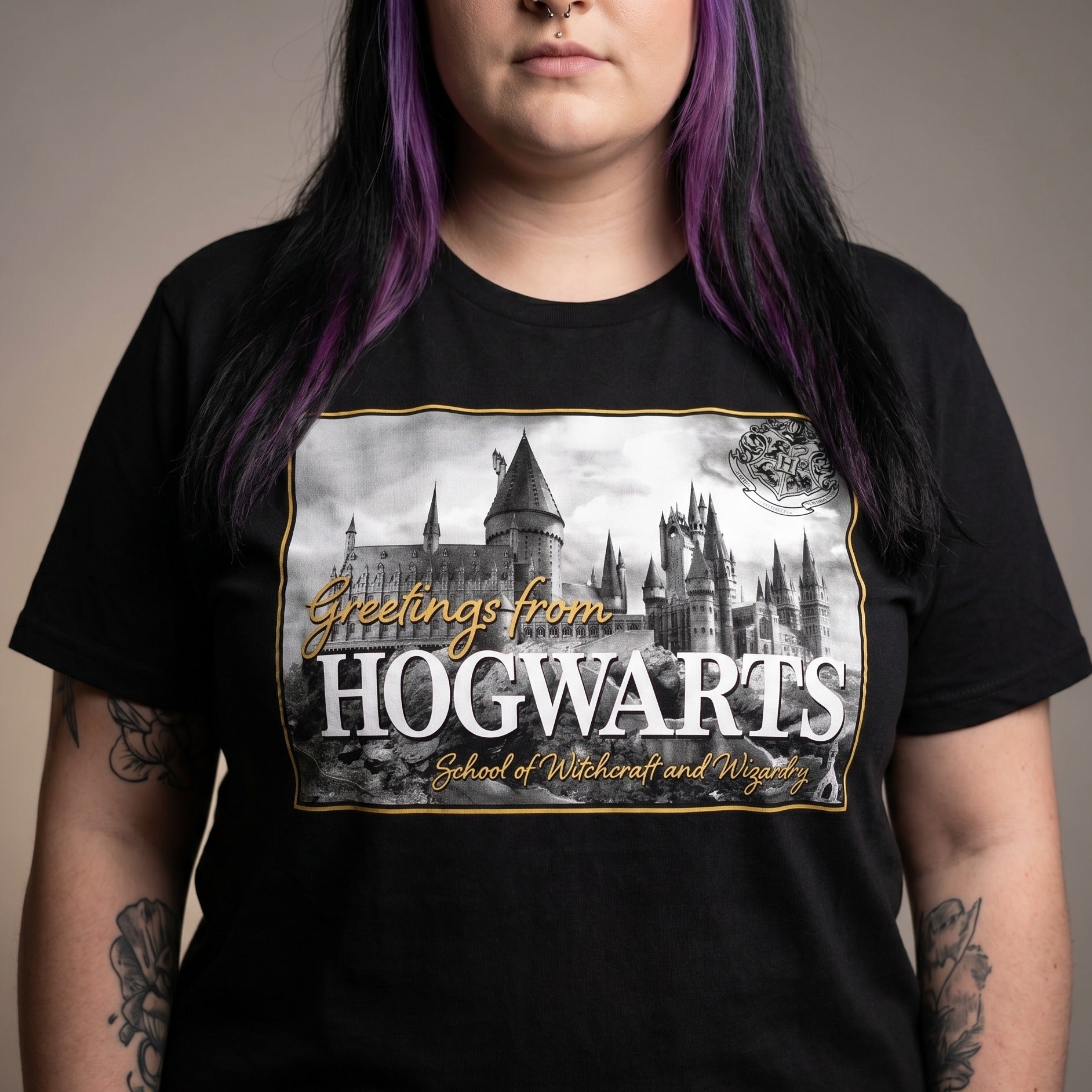 Immagine del prodotto T-shirt Greetings from Hogwarts - Harry Potter