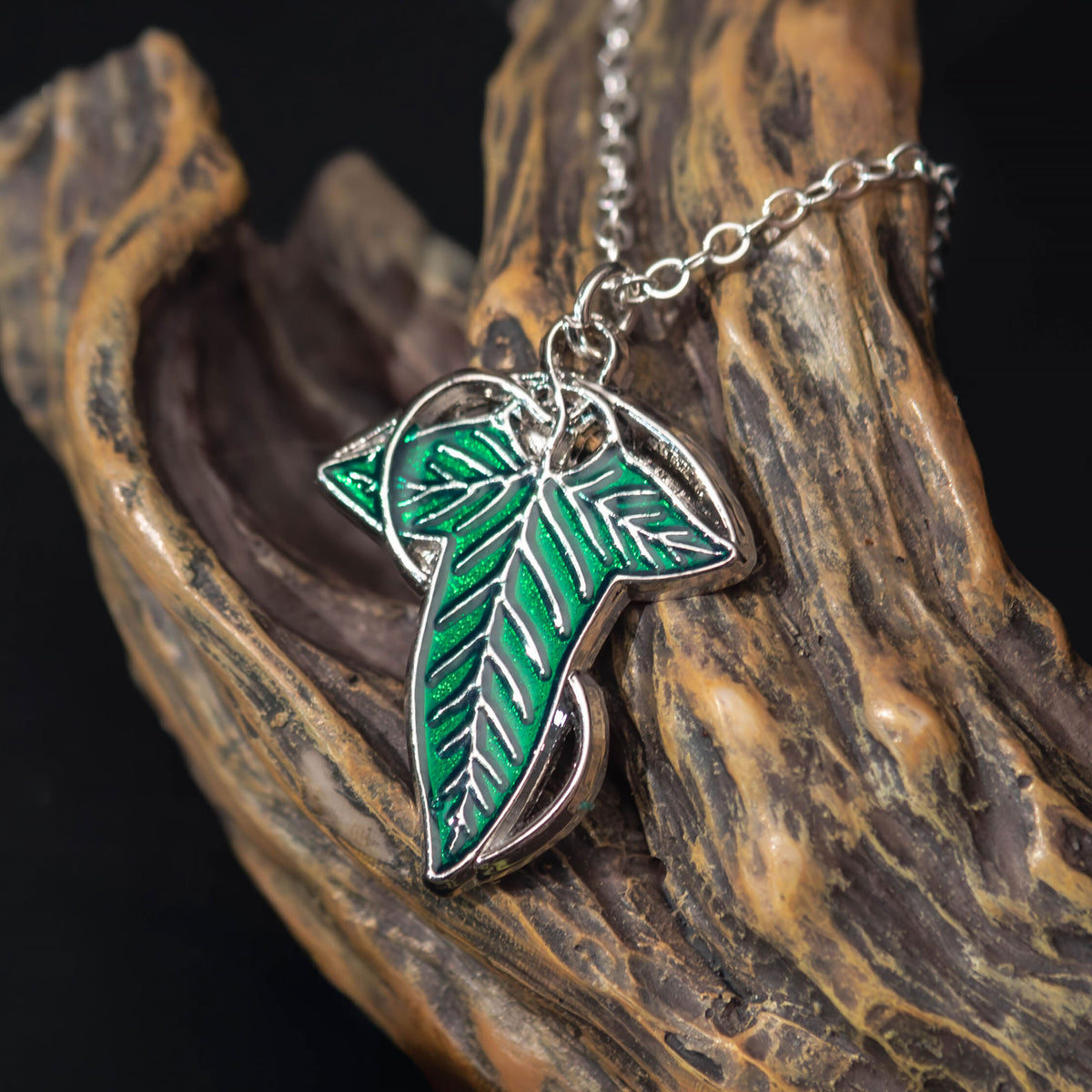 Immagine del prodotto Il Signore degli Anelli - Set di gioielli foglia-spilla in cofanetto regalo