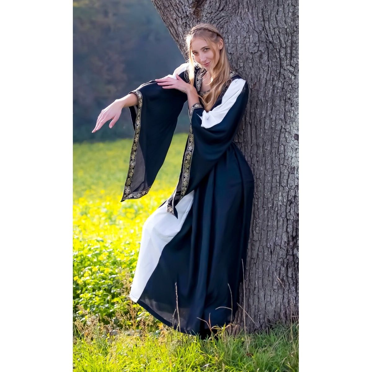 Immagine del prodotto Abito medievale Ivette nero-bianco