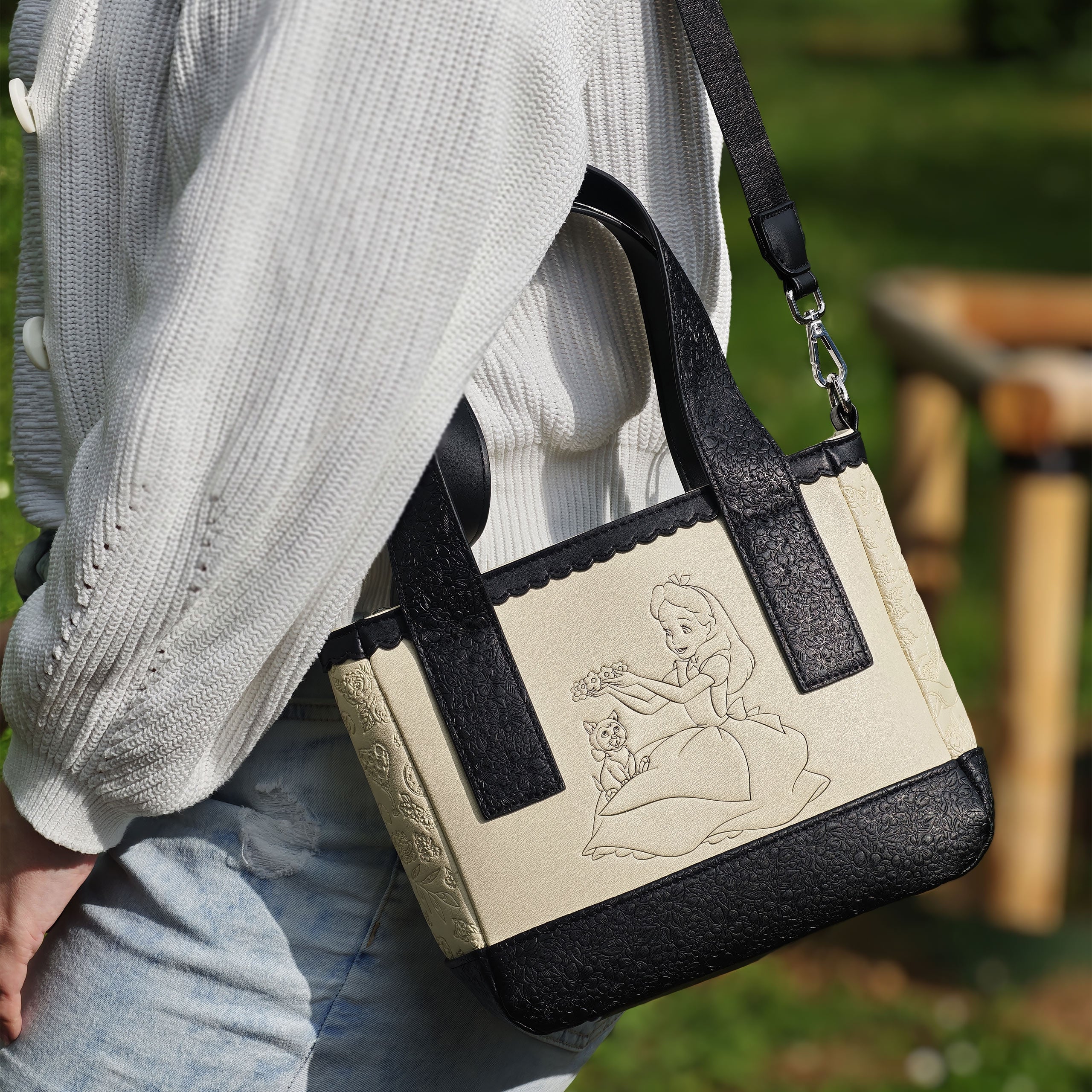 Immagine del prodotto Alice nel Paese delle Meraviglie - Mini borsa a tracolla floreale