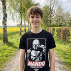 Immagine del prodotto T-shirt Mando Wherever I Go He Goes nera - Star Wars The Mandalorian