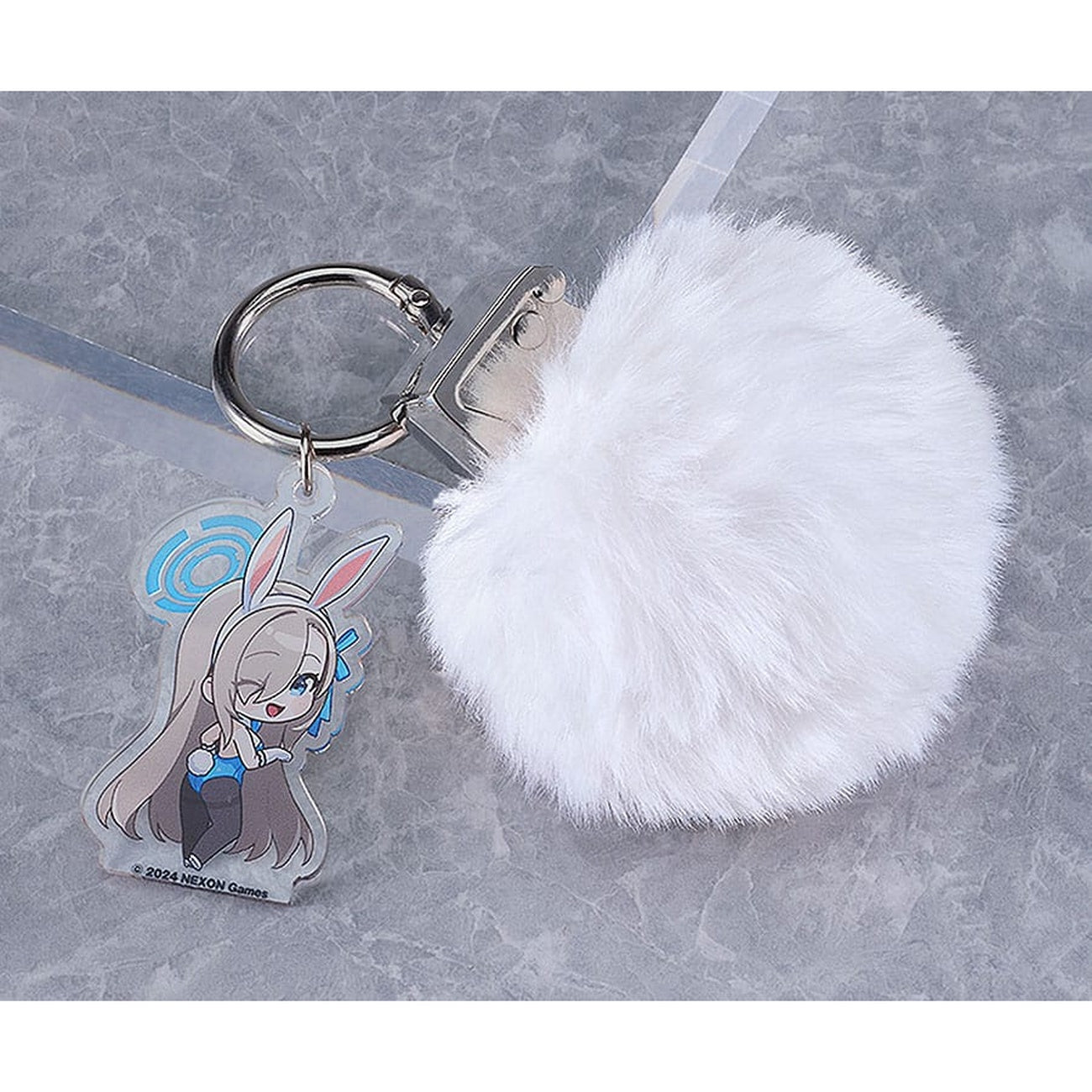 Immagine del prodotto Blue Archive - Portachiavi in acrilico granata Rabbit Tail di Asuna