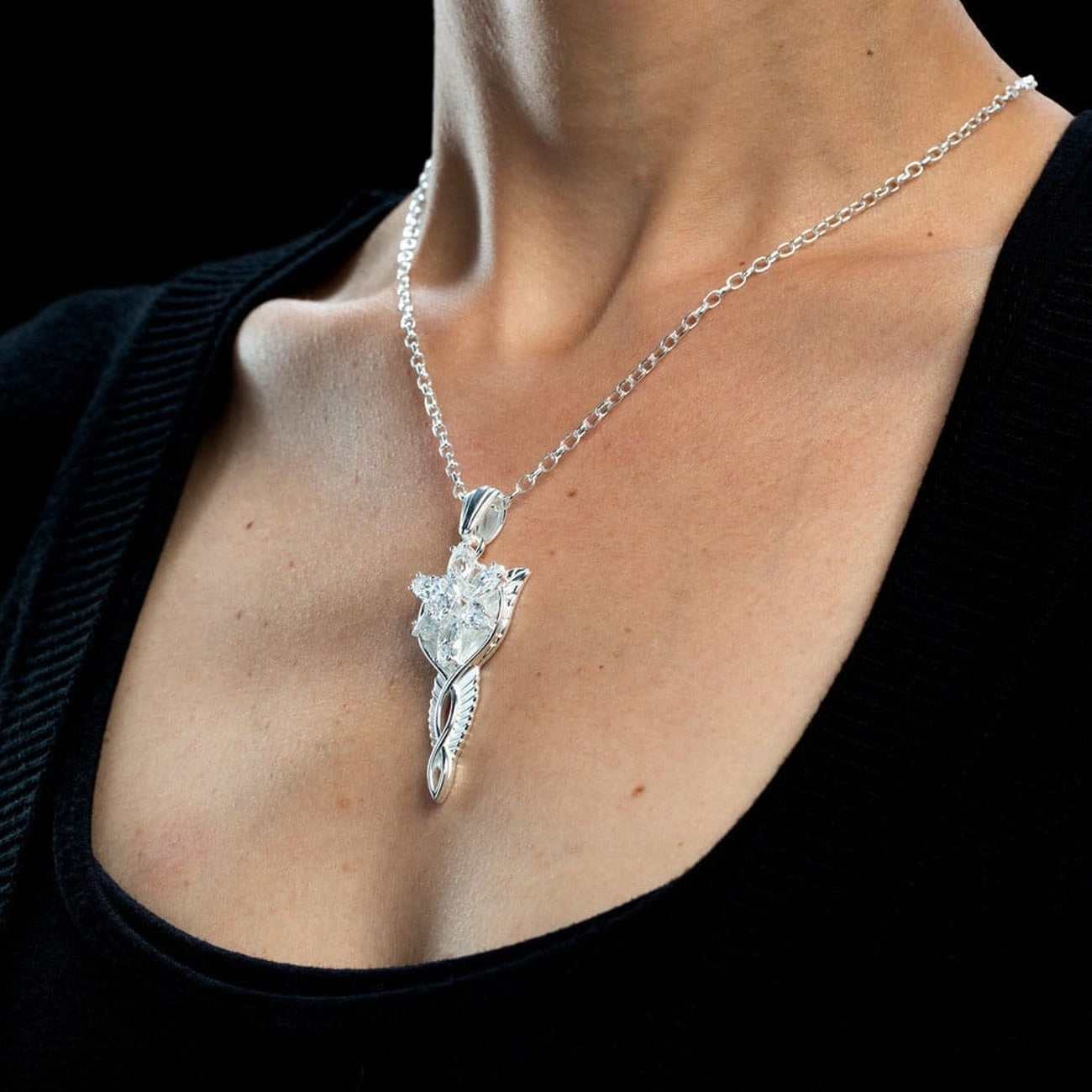 Immagine del prodotto Il Signore degli Anelli Ciondolo Stella del Vespro di Arwen con catenina Replica Argento Sterling