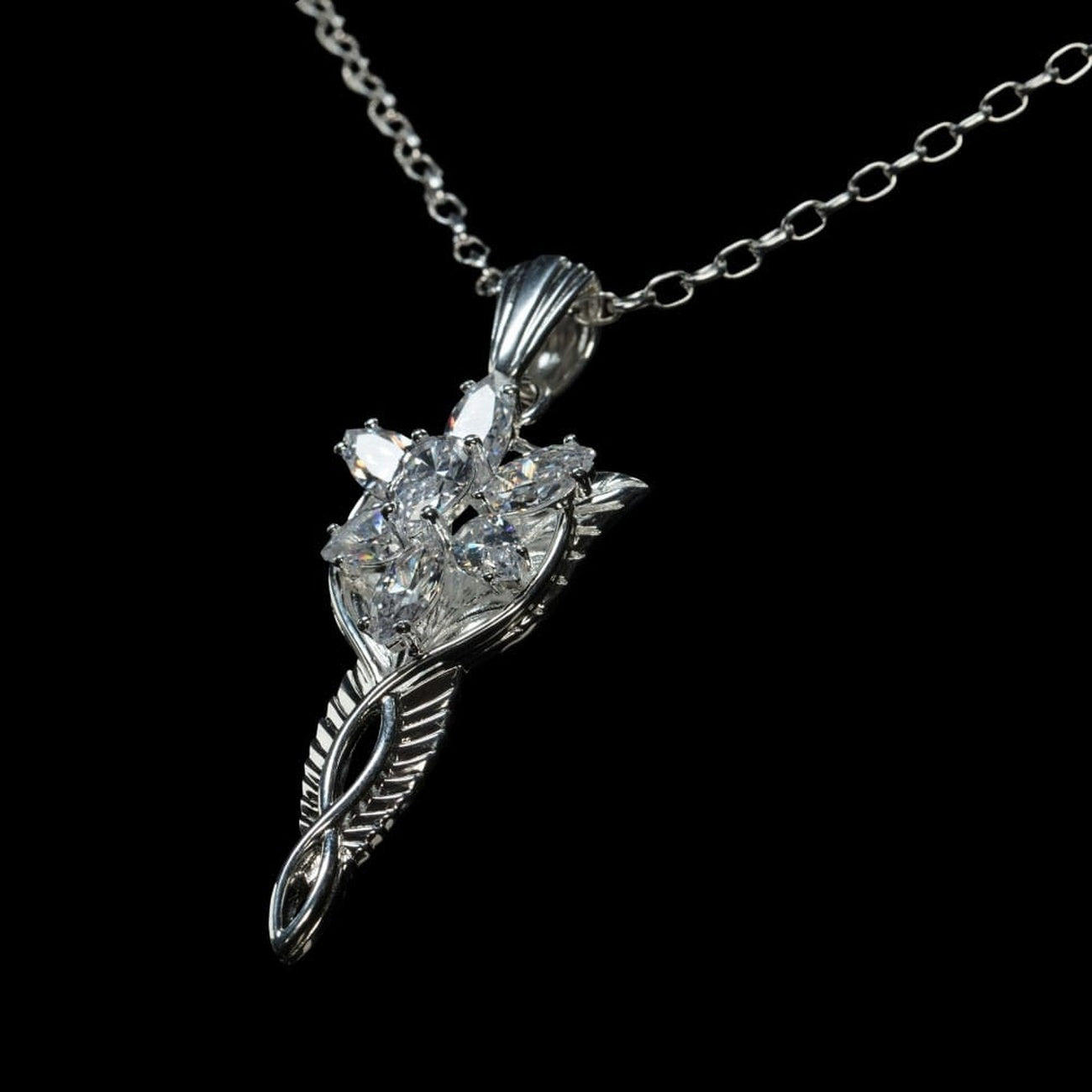 Immagine del prodotto Il Signore degli Anelli Ciondolo Stella del Vespro di Arwen con catenina Replica Argento Sterling