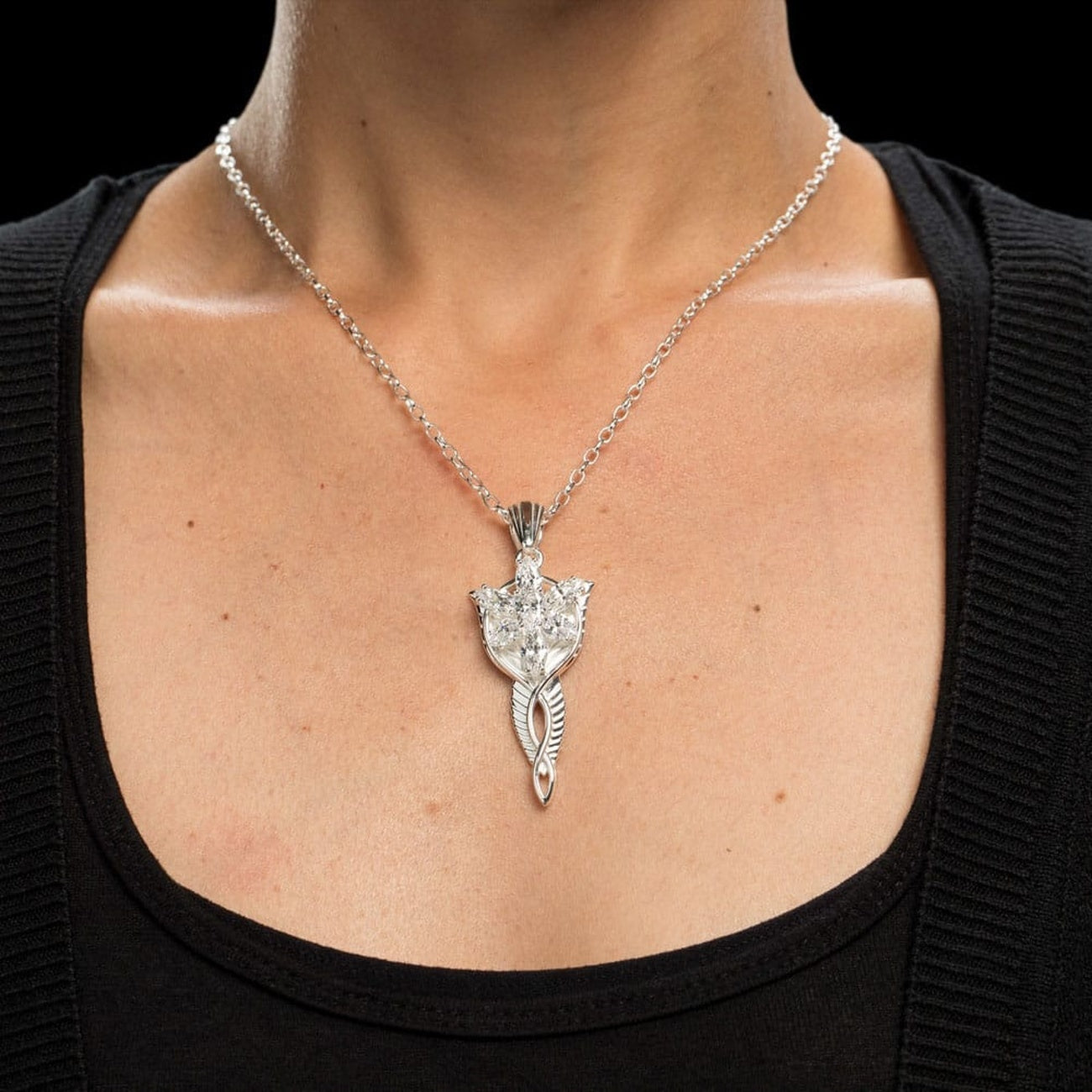 Immagine del prodotto Il Signore degli Anelli Ciondolo Stella del Vespro di Arwen con catenina Replica Argento Sterling