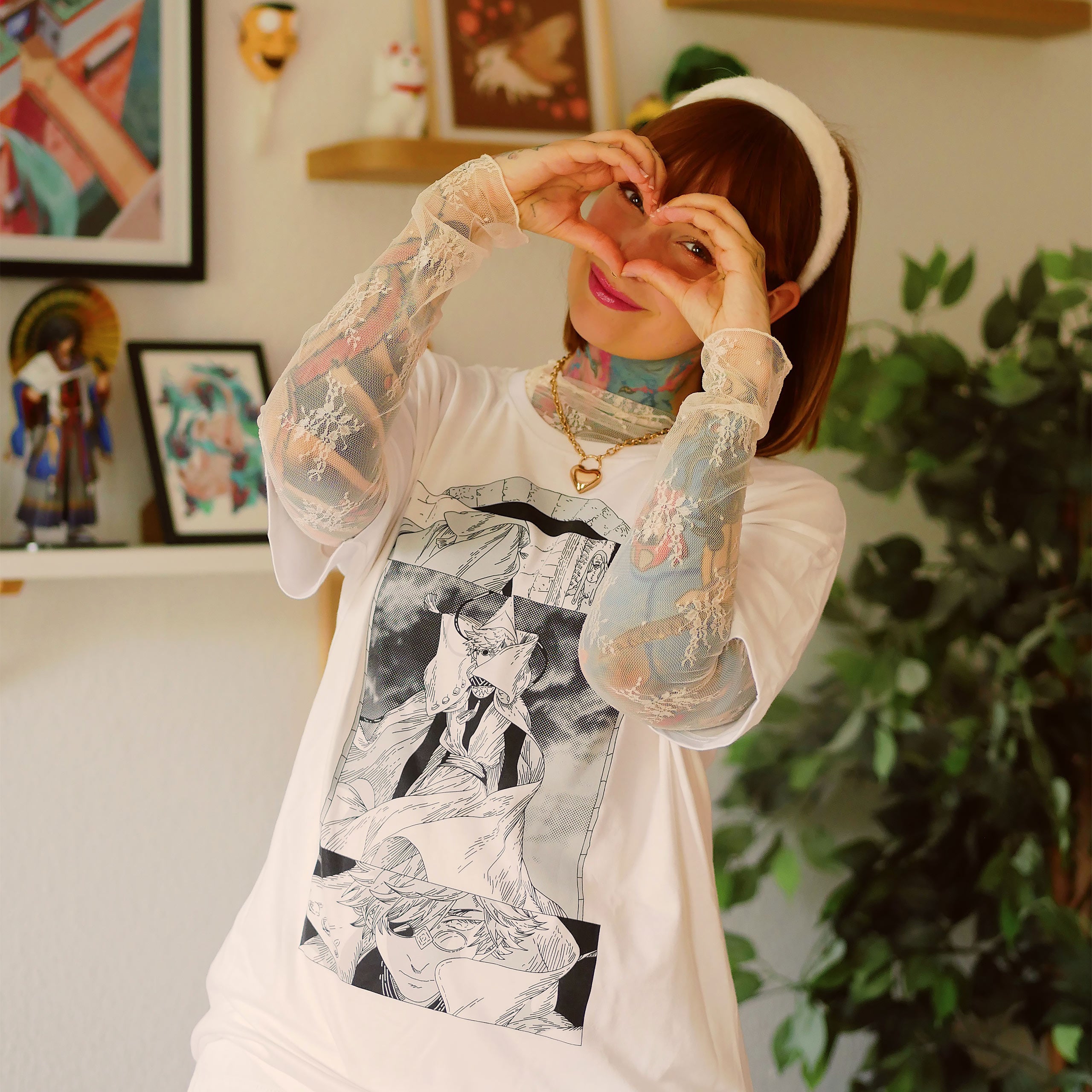 Immagine del prodotto T-shirt bianca Qifrey per fan di Atelier of Witch Hat