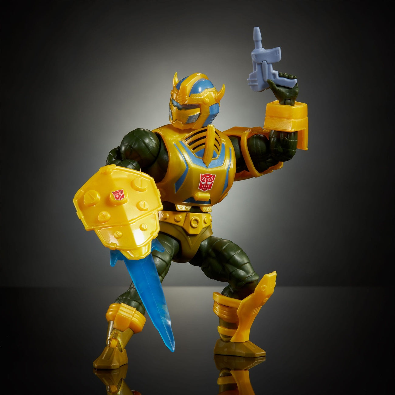 Immagine del prodotto Masters of the Universe x Transformers action figure Bumblebee Armor Man-At-Arms heo Esclusiva europea 14 cm