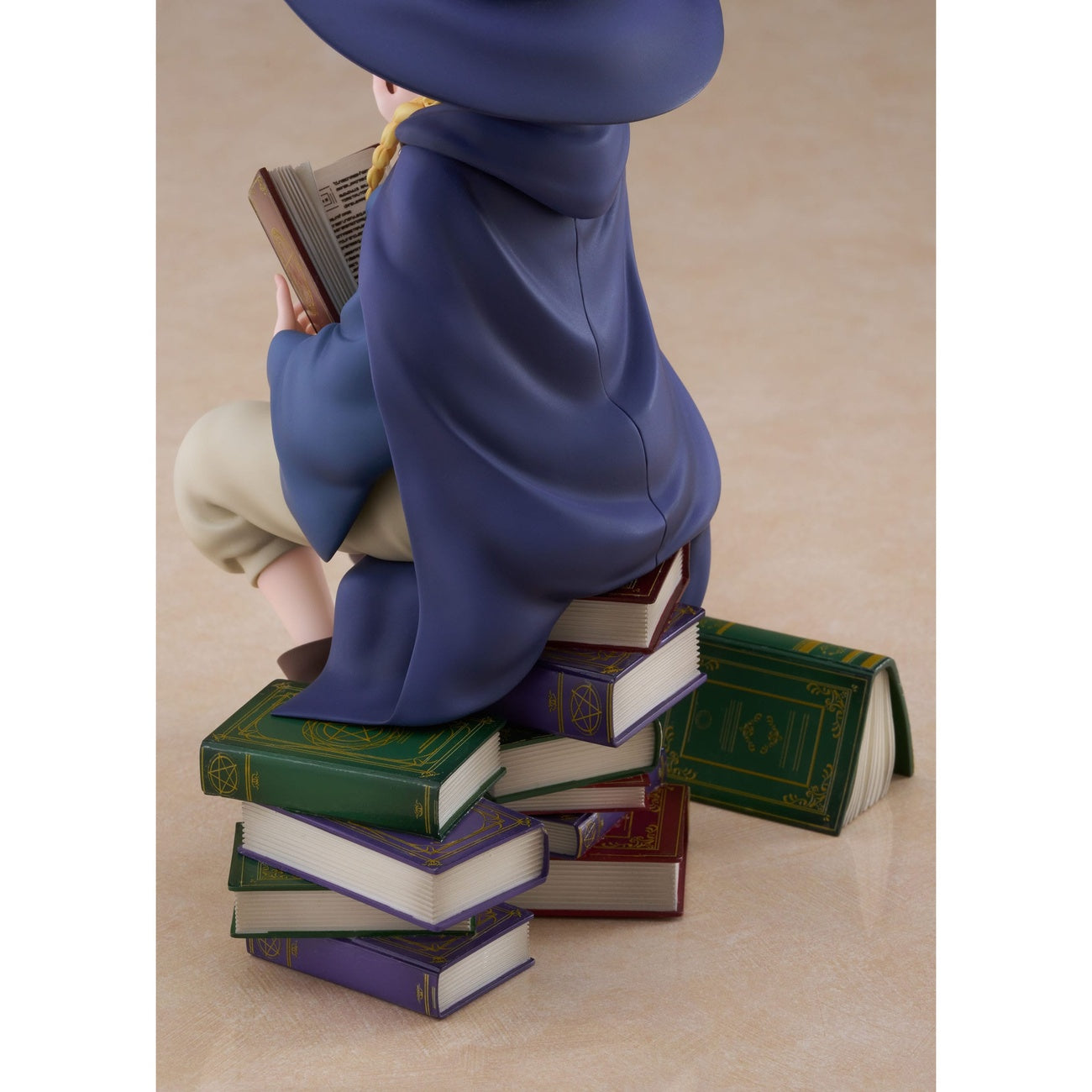 Immagine del prodotto Delicious in Dungeon Statua in PVC 1/7 Marcille Student Ver. AmiAmi Limited Edition 19 cm