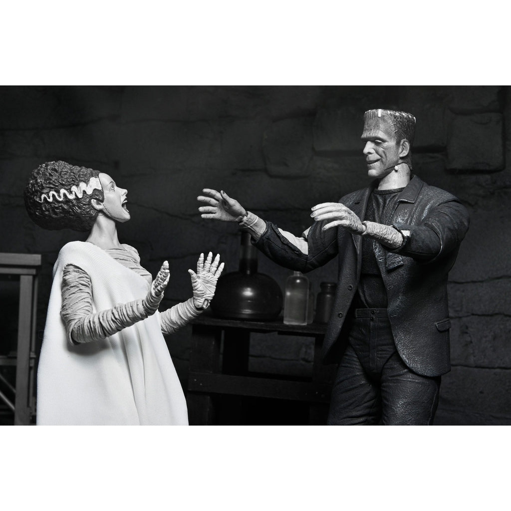 Product image Universal Monsters Action Figure Ultimate Frankenstein's Monster (Bride of Frankenstein) (B&W) 18 cm