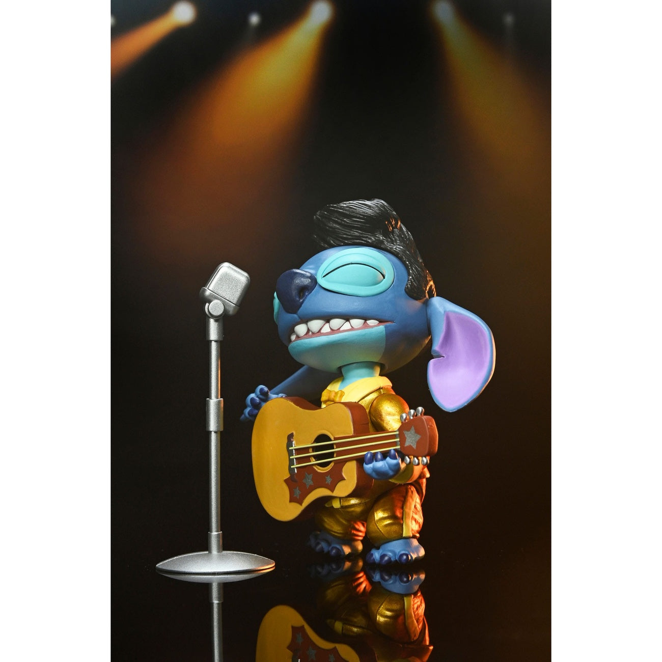 Immagine del prodotto Action figure Lilo & Stitch Ultimate Gold Suit Elvis Stitch 18 cm