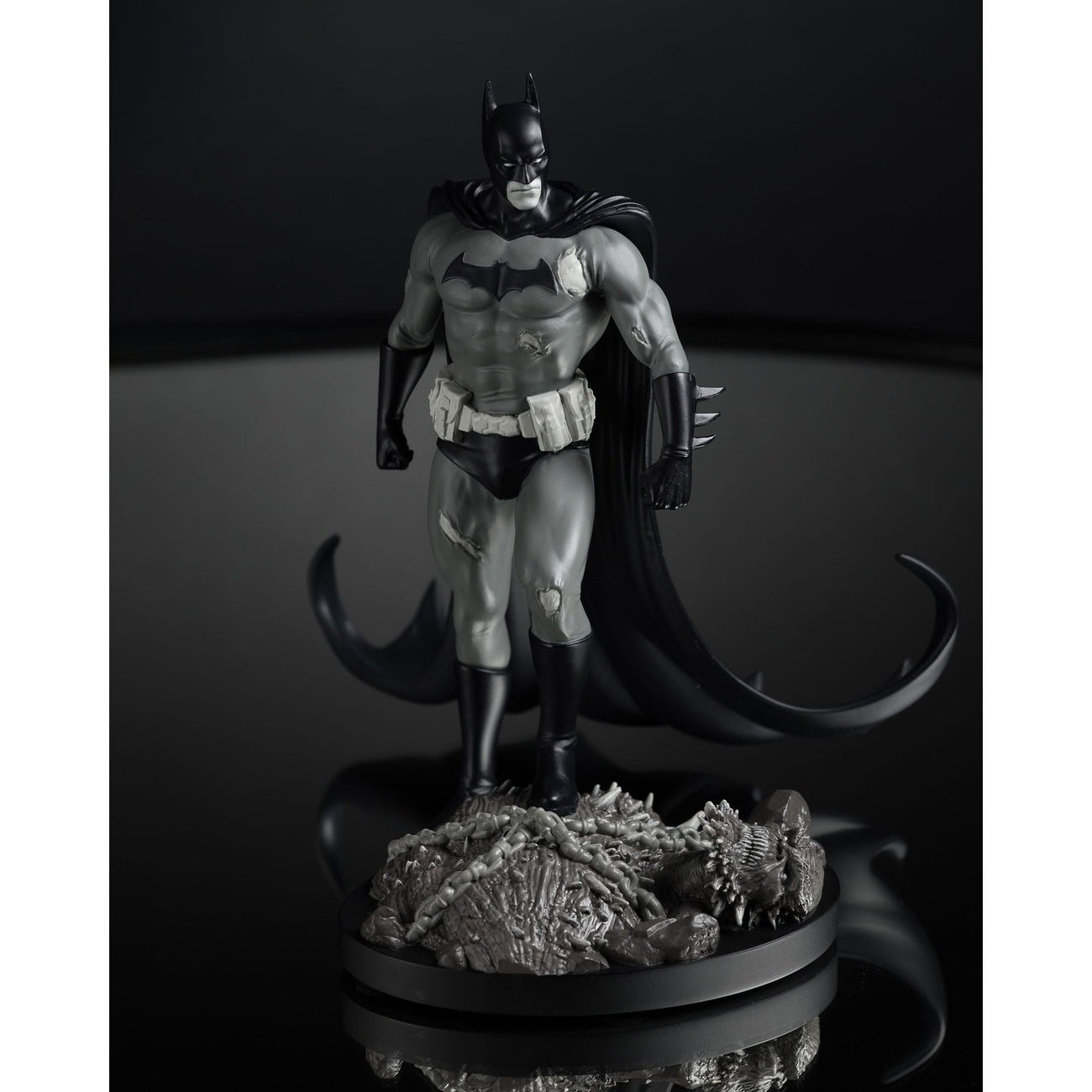 Immagine del prodotto DC Direct Statua 1/10 Batman by Bjorn Barends (Black & White) 18 cm