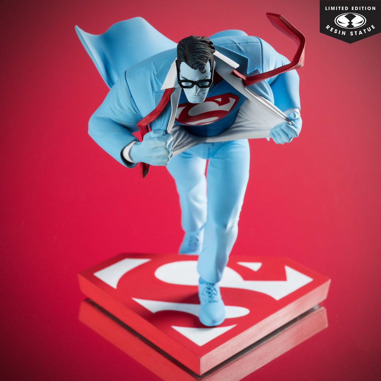 Immagine del prodotto DC Direct Statua 1/10 Superman Red and Blue: Superman by Clayton Henry Edizione Limitata 16 cm