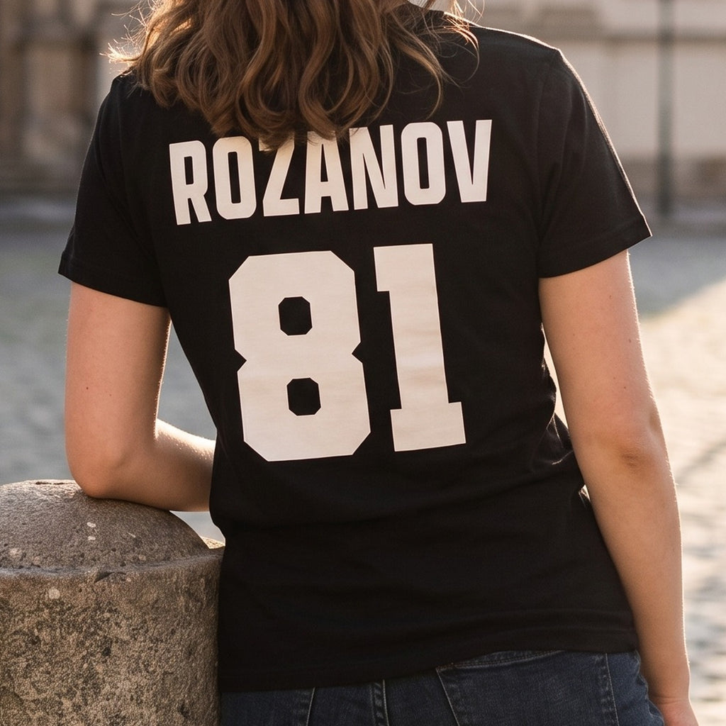 Immagine del prodotto T-shirt maglia Rozanov per fan di Heated Rivalry